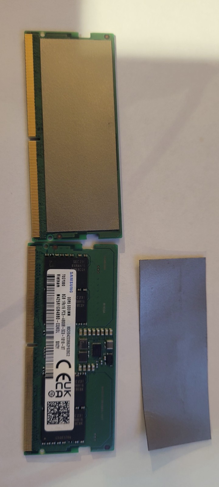 Samsung 16GB (8gbX2) PC5-38400 DDR5 4800 SO-DIMM Laptop RAM (M425R1GB4BB0-CQK0L)
