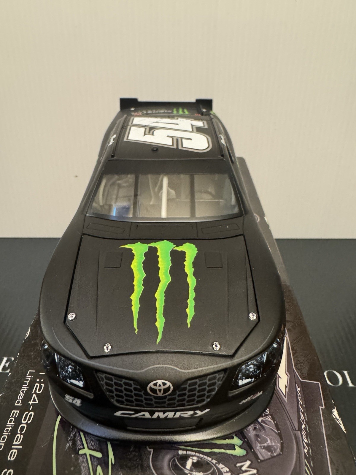 Lionel 1:24 Kyle Busch #54 Monster Energy 2013 Toyota Camry NASCAR Diecast