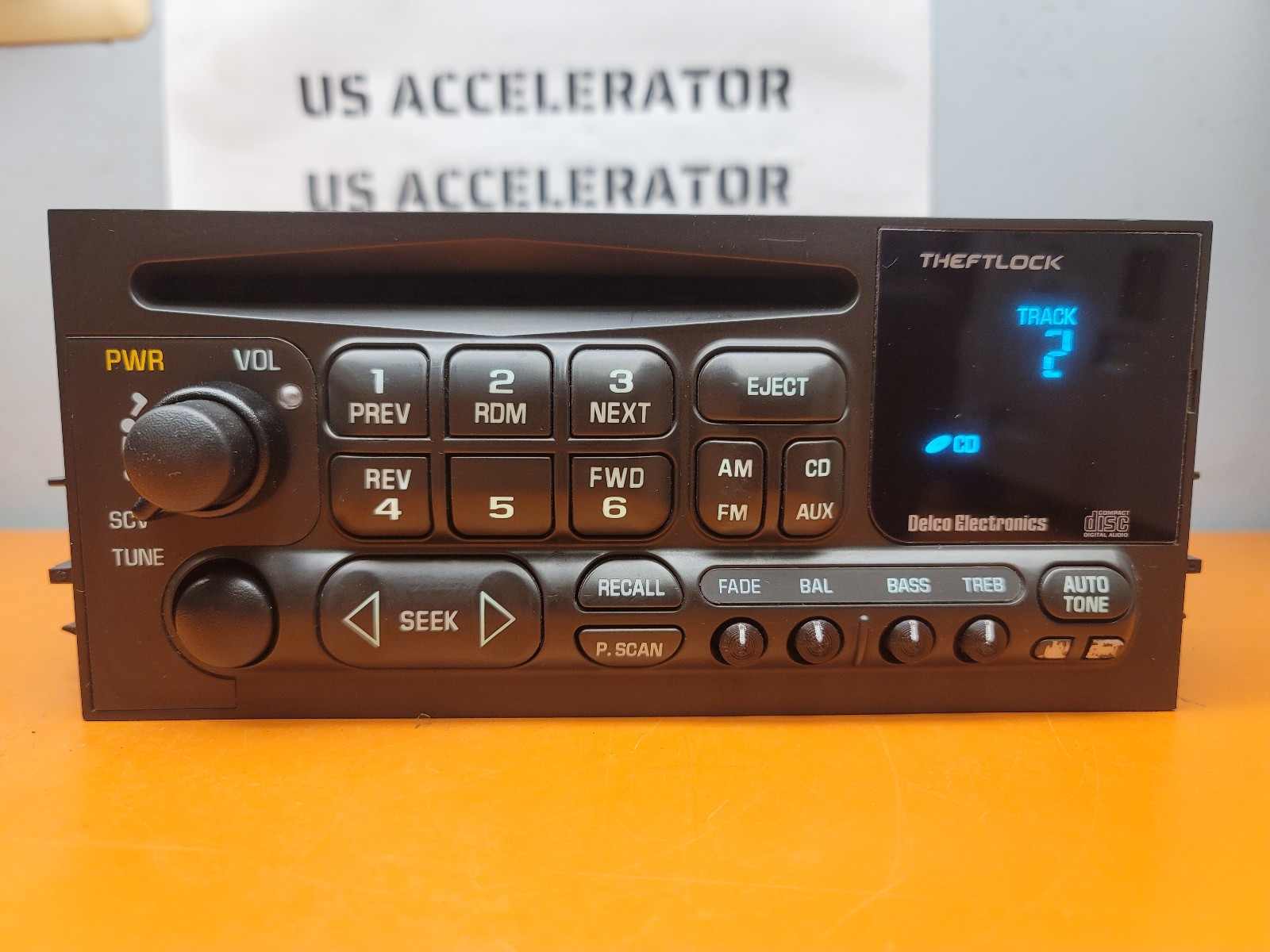 GENUINE DELCO CHEVY GMC 1995-2002 TRUCK CLIPS RADIO STEREO CD PLAYER w/ LED