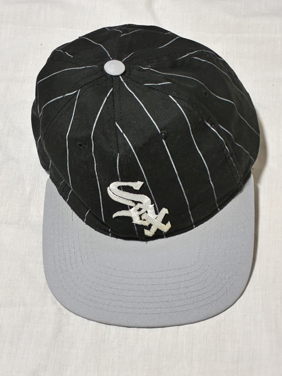 Vintage Chicago White Sox 90\'s Starter Snapback Hat Pinstripe Black Used Vintage Chicago White Sox 90\'s Starter Snapback Hat Pinstripe Black Used