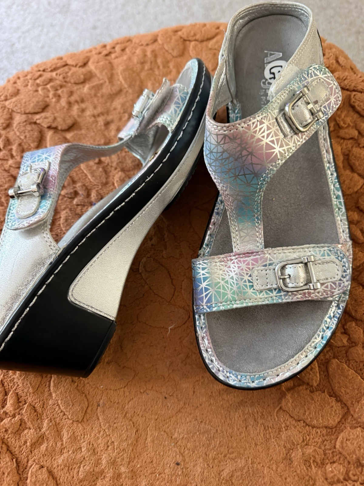 NEW Alegria Loti Wedge sandals EU 39US 8.5 Silver Leather Strappy Slide Comfort