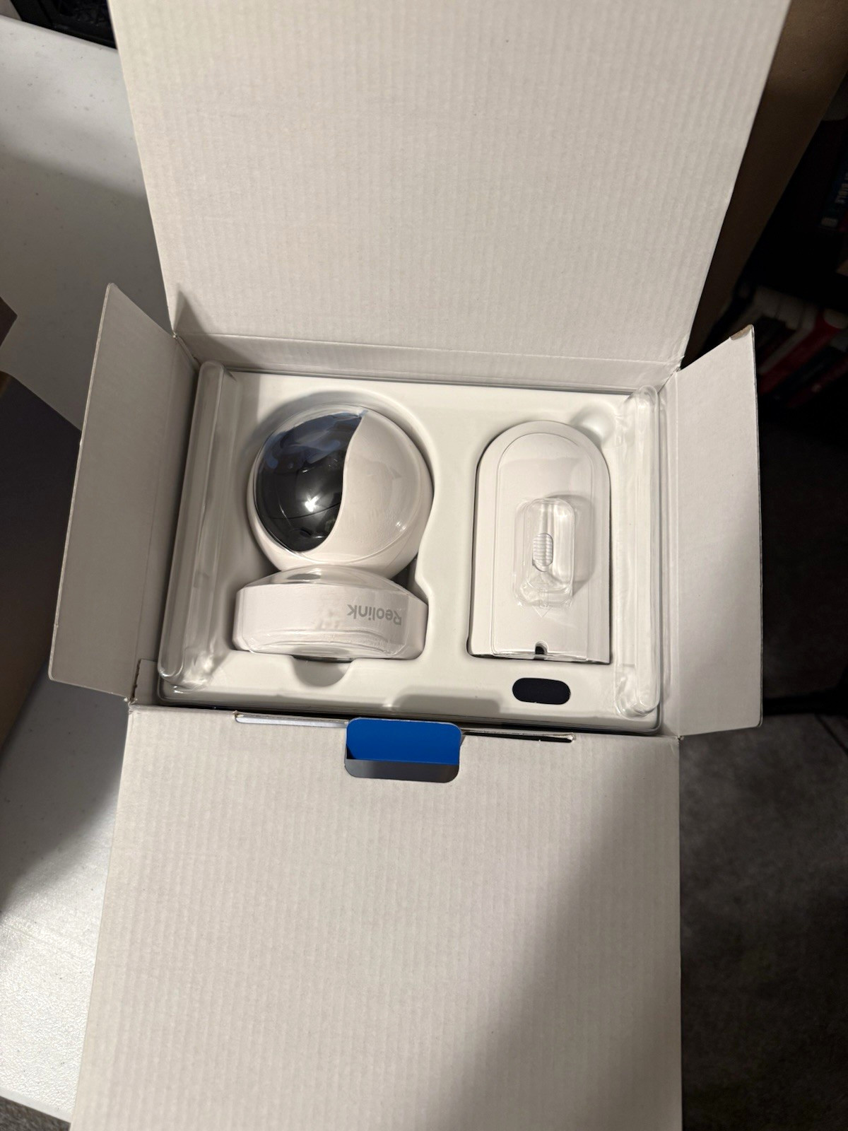 New/Open Box – Complete Reolink RLK8-800PT4 4K 6-Camera System.