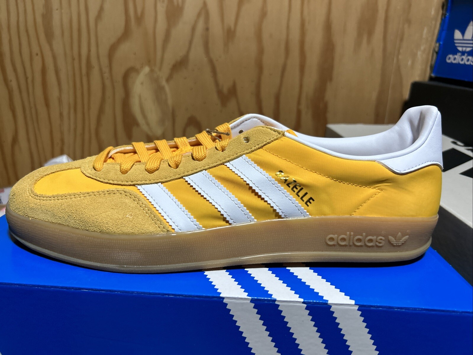 Adidas Originals Gazelle Indoor Cloud White Almost Yellow IE6606 Mens Adidas Originals Gazelle Indoor Cloud White Almost Yellow IE6606 Mens