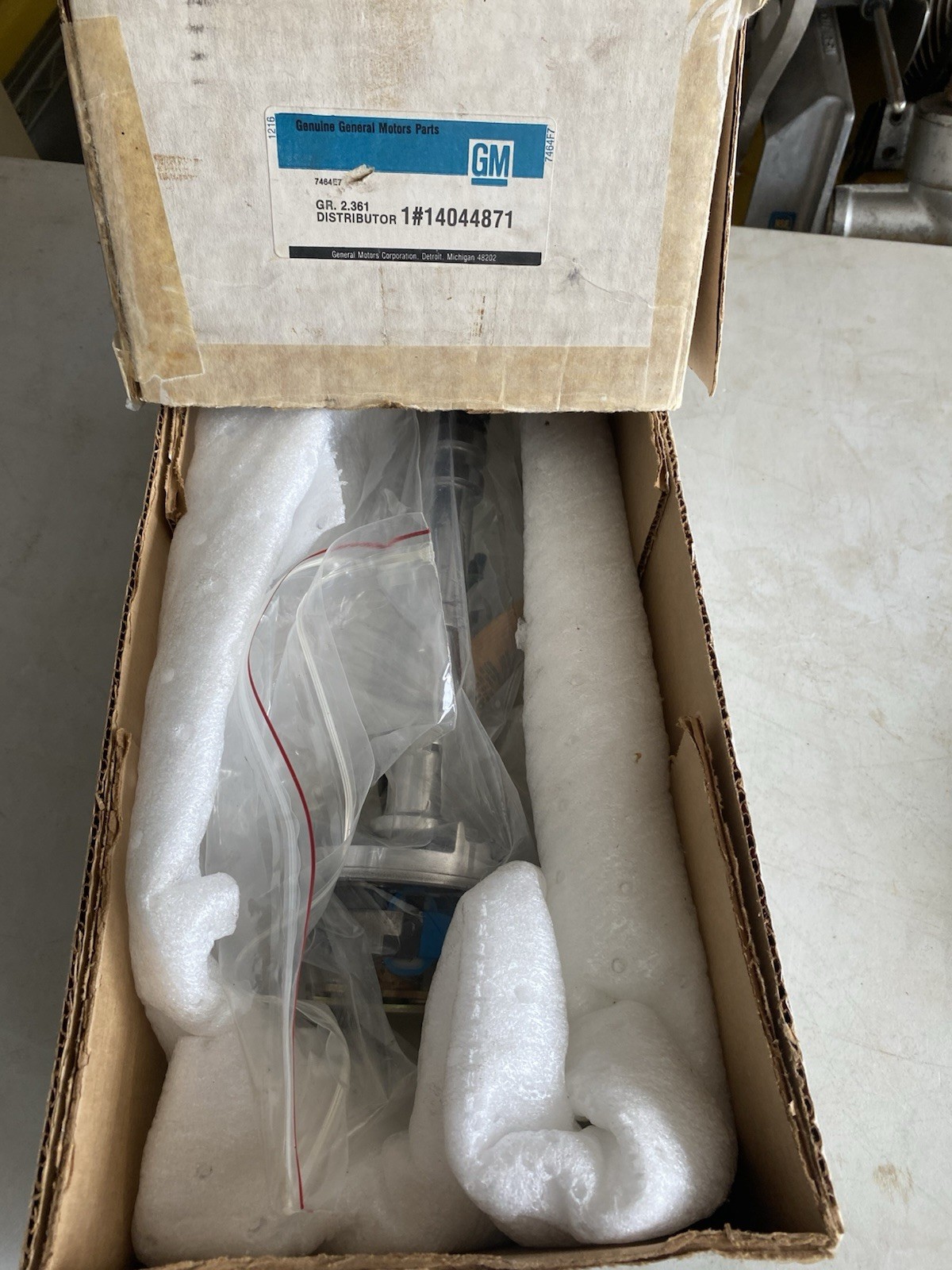 NOS GM Heavy Duty Distributor 14044871  Chevrolet