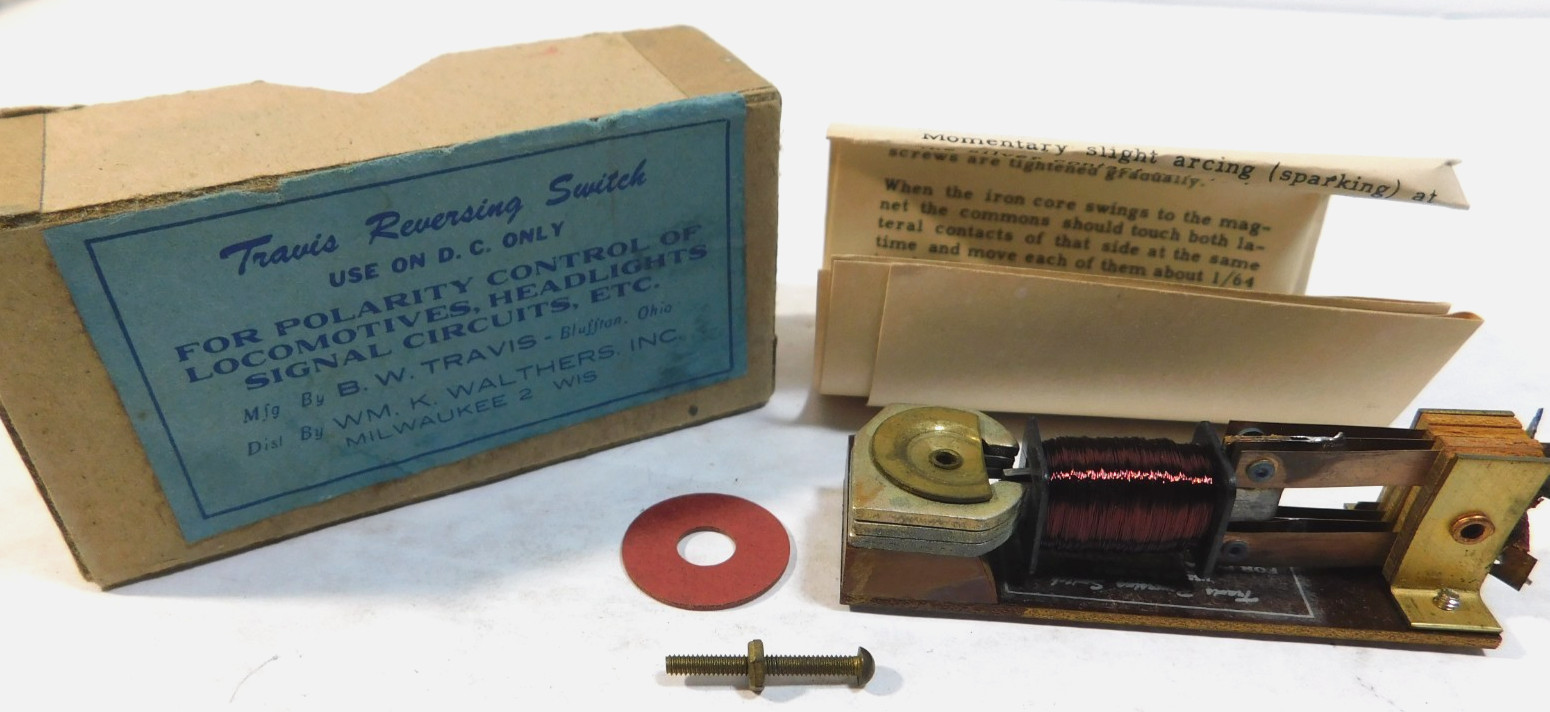 Walthers Travis Reversing Switch for Polarity Control Locos Signals D.C. 9977