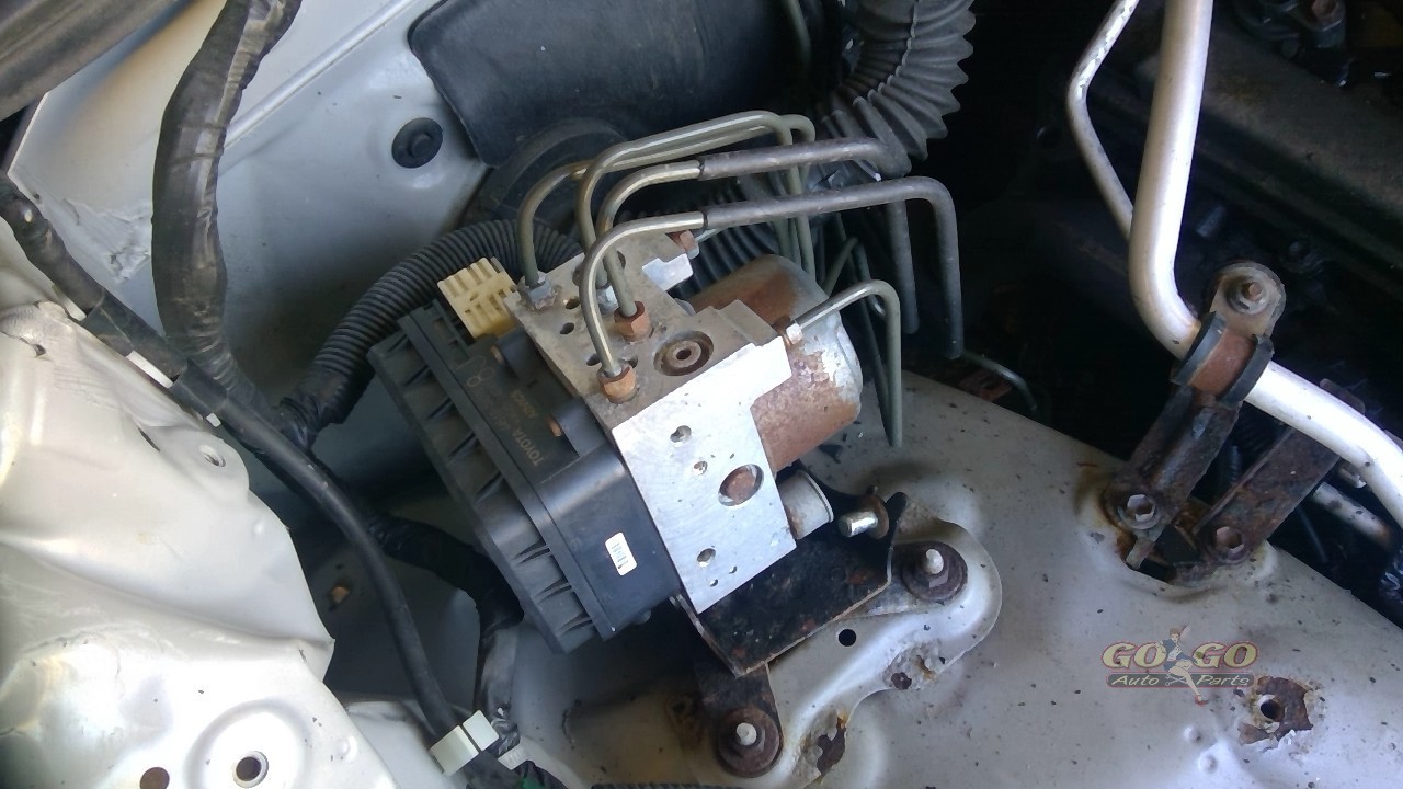 Used ABS Pump and Motor Assembly fits: 2005 Toyota Tacoma Actuator and Pump Asse