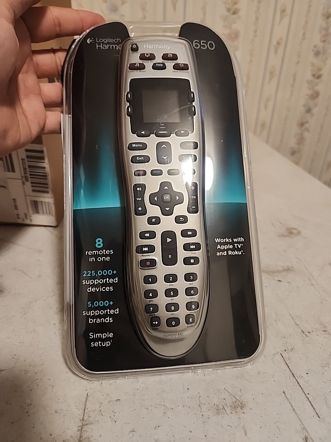 Logitech Harmony 650 Universal Color Screen Remote Silver New EZ Open Logitech Harmony 650 Universal Color Screen Remote Silver New EZ Open