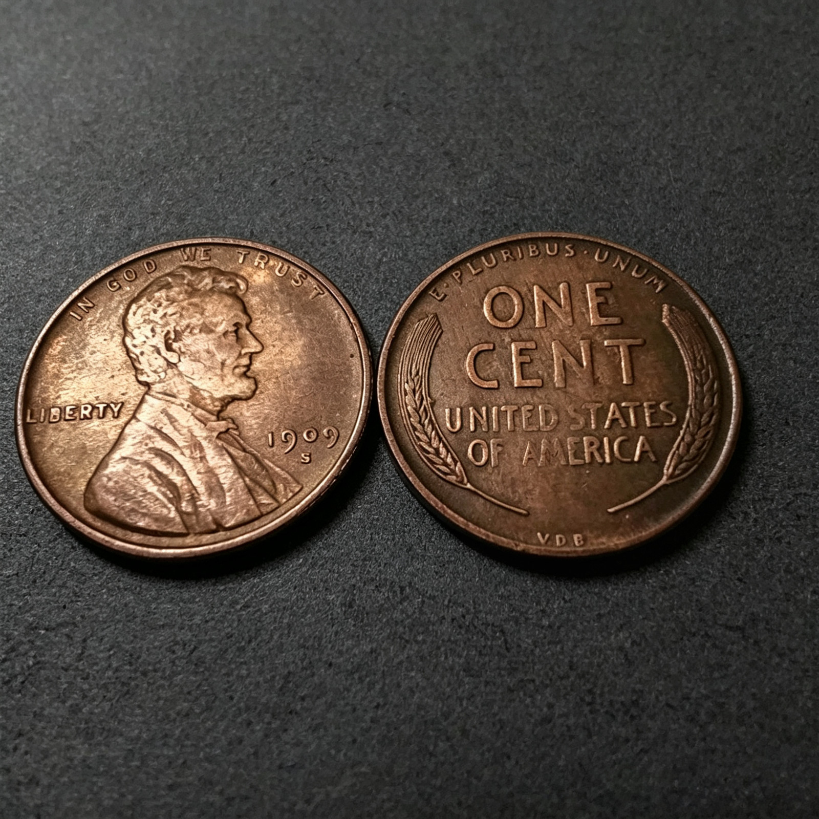As shown in the figure 1909 S VDB Lincoln Wheat
