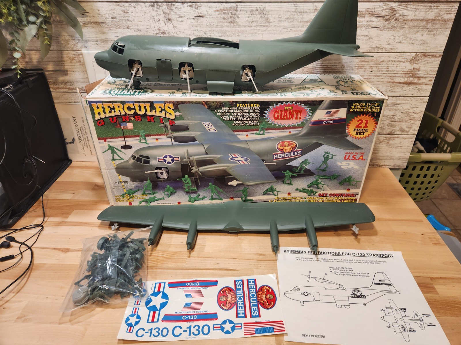 Vintage Tim Mee Plastics C-130 Hercules Gunship 21 Piece Playset 62750 
