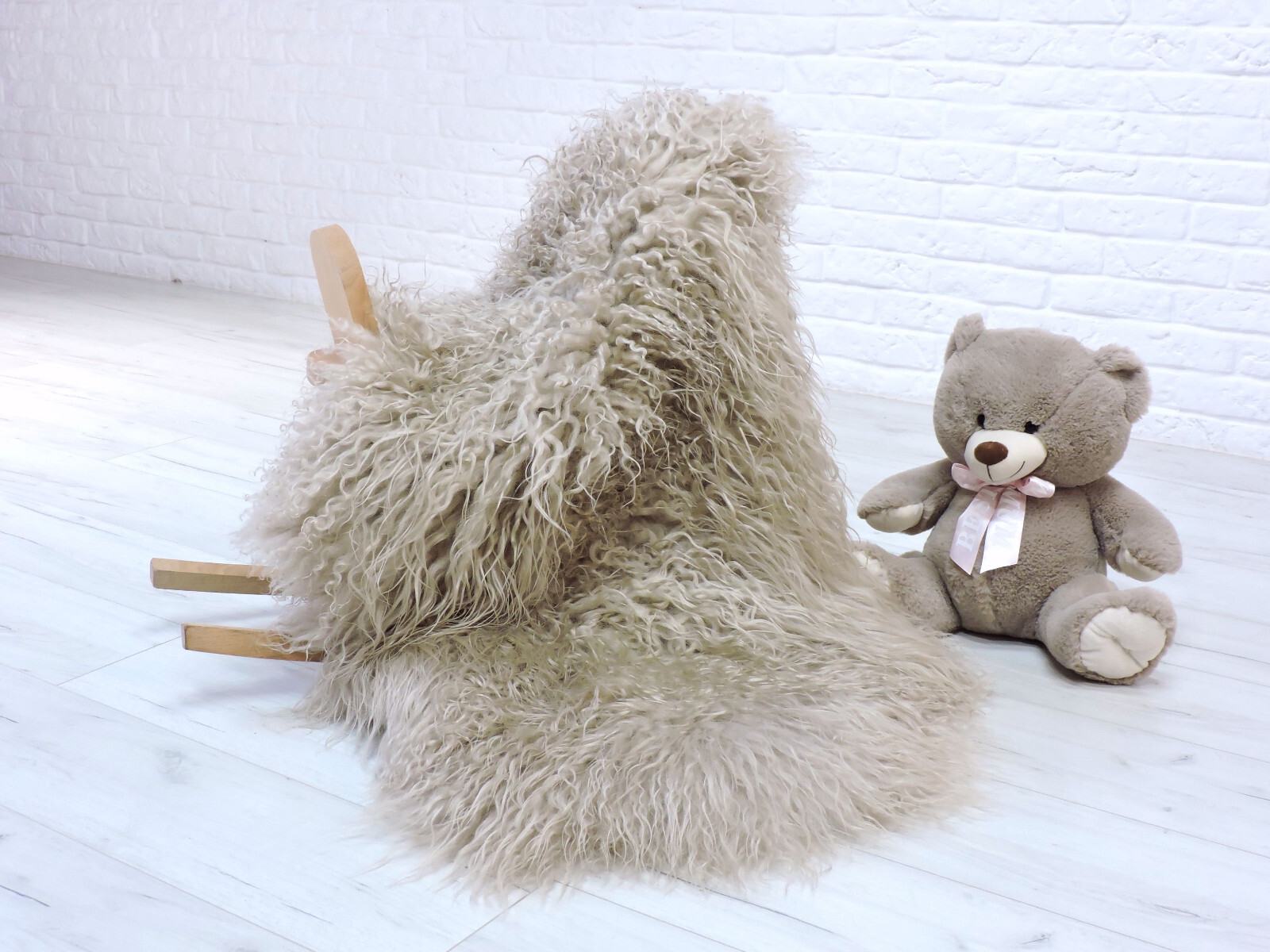 REAL ICELANDIC SHEEPSKIN RUG TAUPE MONGOLIAN STYLE CURLY RUG CHAIR COVER 826