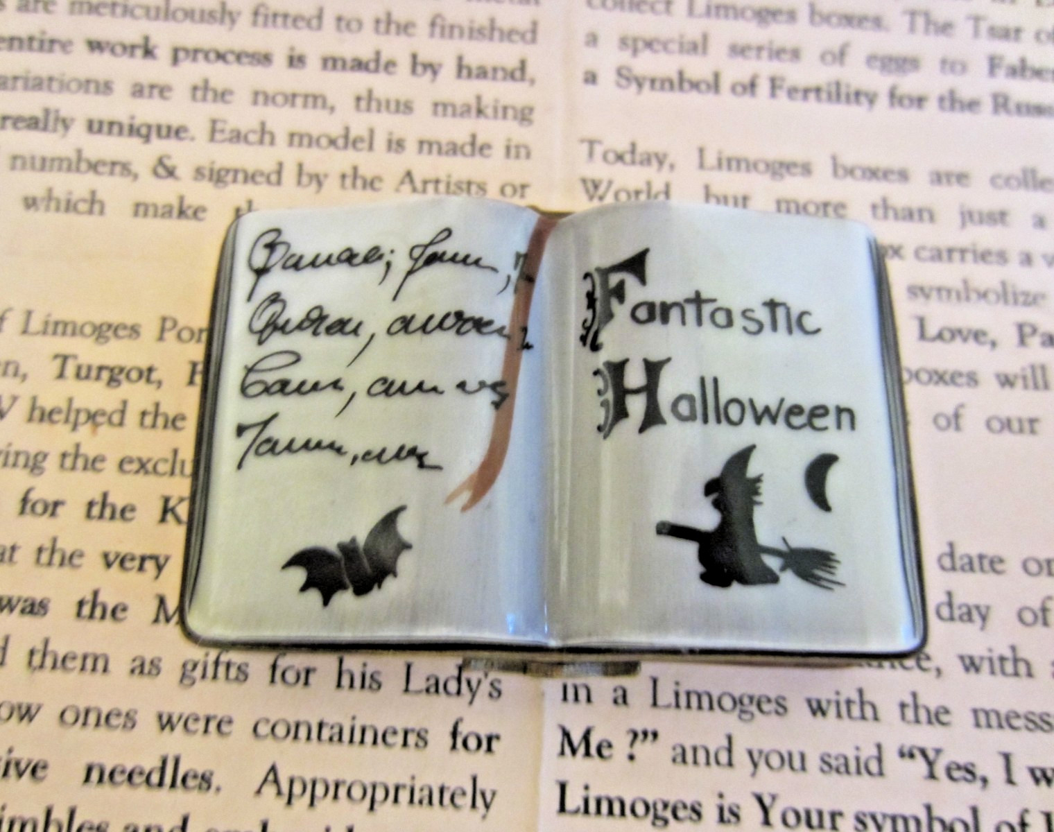 LIMOGES France HALLOWEEN Peint Main Hinged Trinket Box