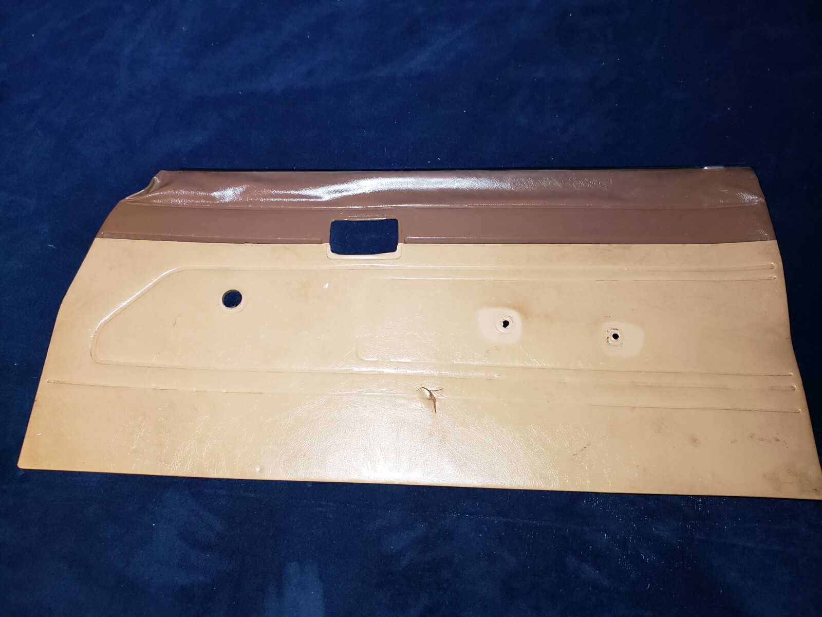 84-88 TOYOTA PICKUP TRUCK BASE INTERIOR DOOR PANEL CARD UPPER SECTION RIGHT RH 84-88 TOYOTA PICKUP TRUCK BASE INTERIOR DOOR PANEL CARD UPPER SECTION RIGHT RH