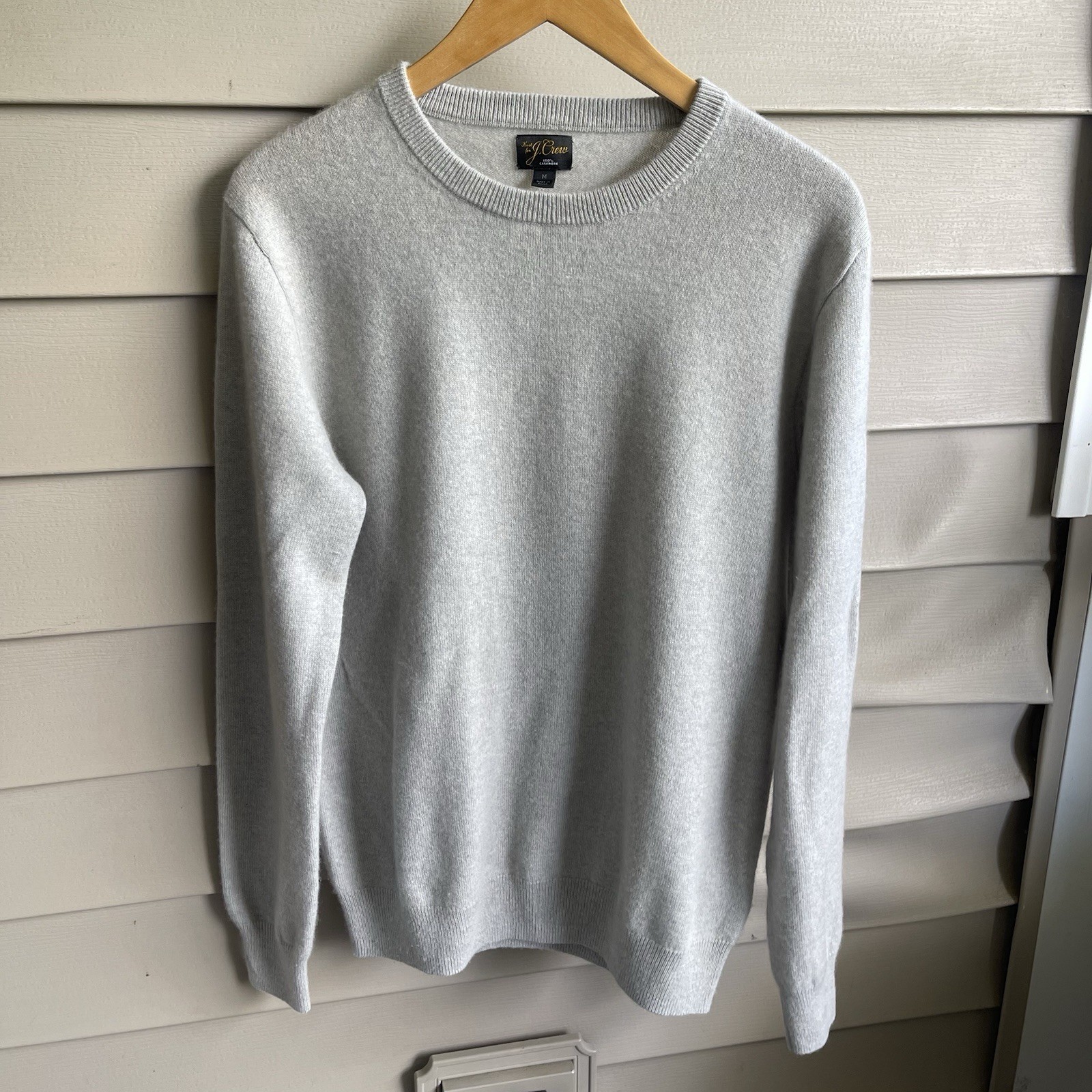 J. Crew Men’s 100% Cashmere Crewneck Sweater Size M Grey Quite Luxury Winter
