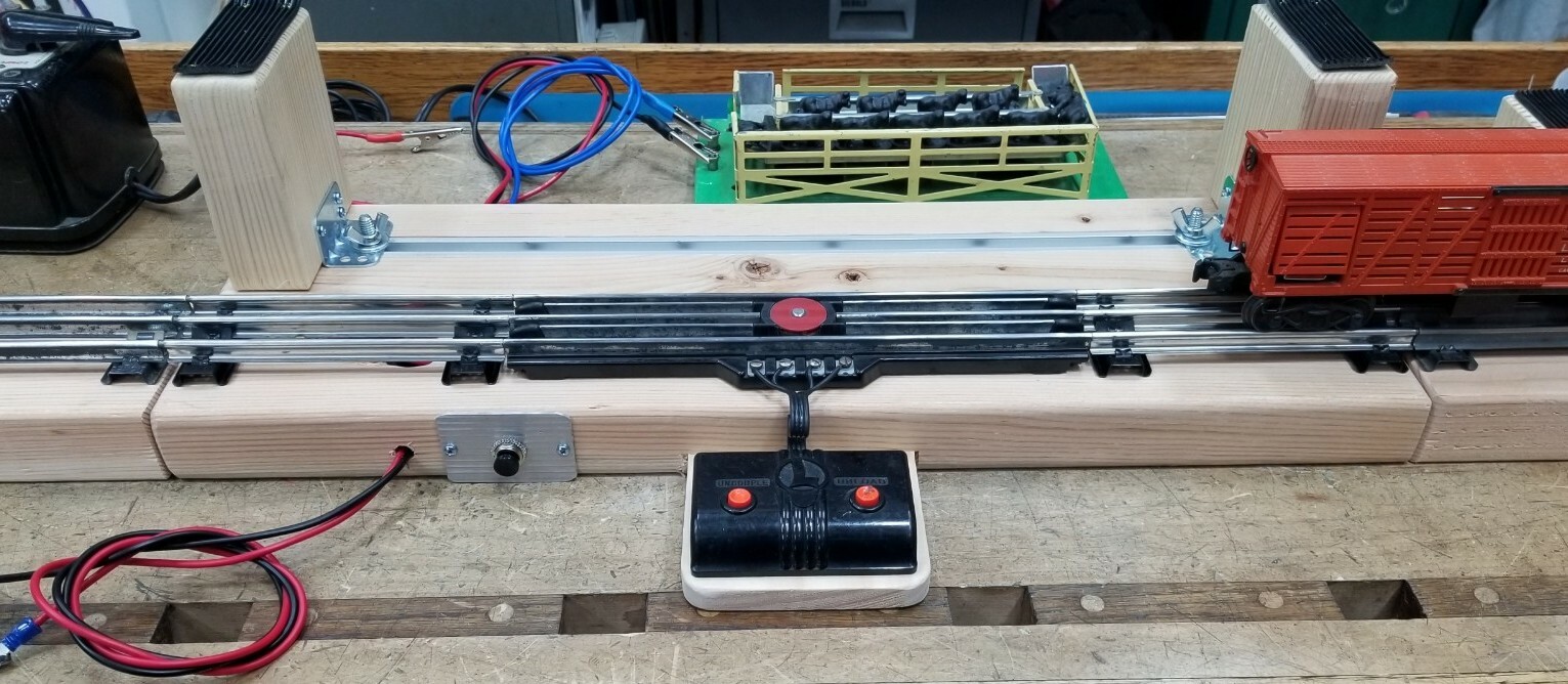 LIONEL TRAINS TEST STAND 700+ SOLD O GAUGE UCS TRACK WIRED Super FUNCTIONAL