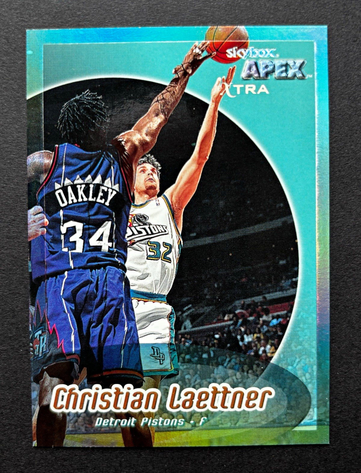 Fleer/SkyBox 1999-00 SkyBox Apex Extra Christian Laettner #34X /50