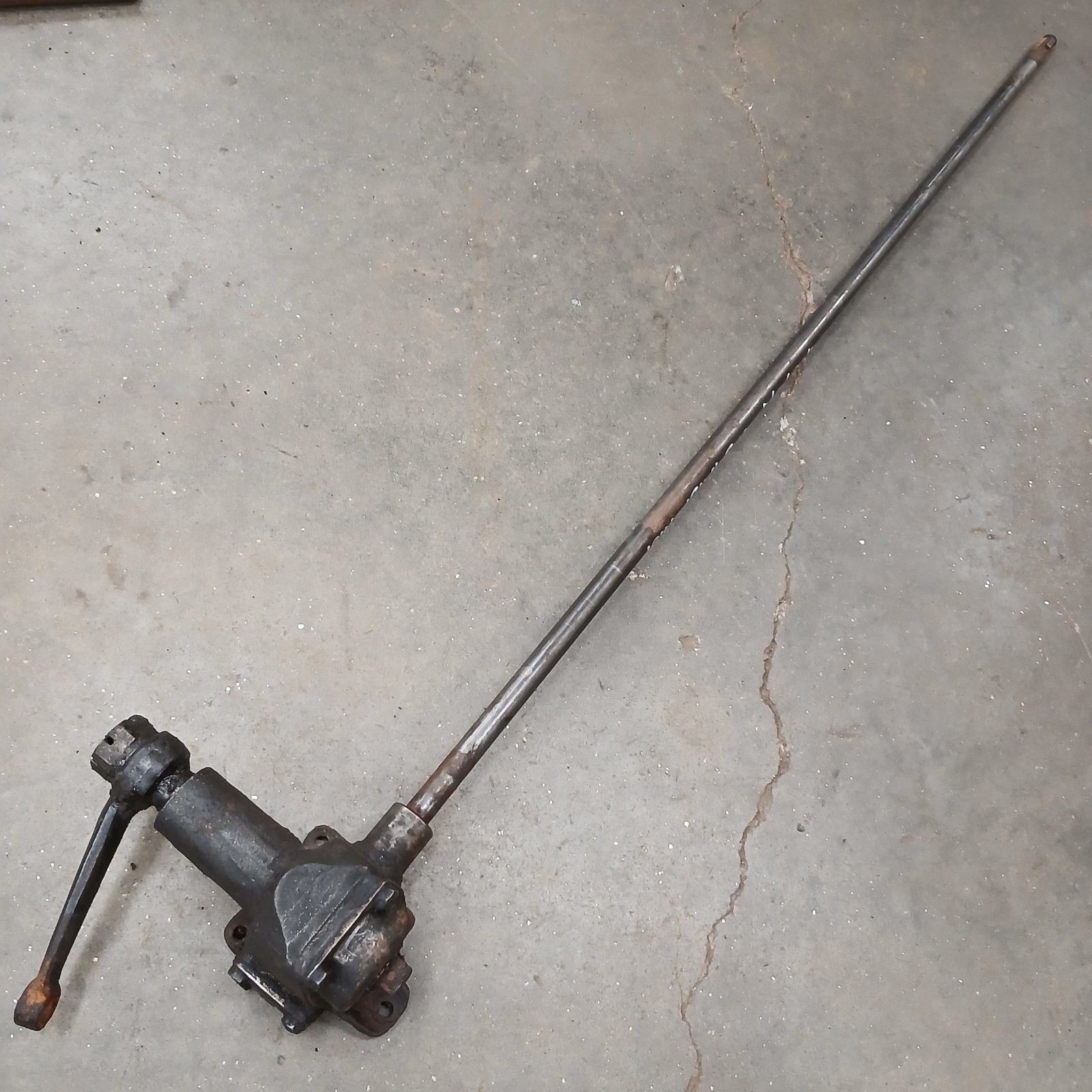 1941-1948 Ford Steering Box Gear Shaft Column No Lock Coupe Sedan Cross Steer
