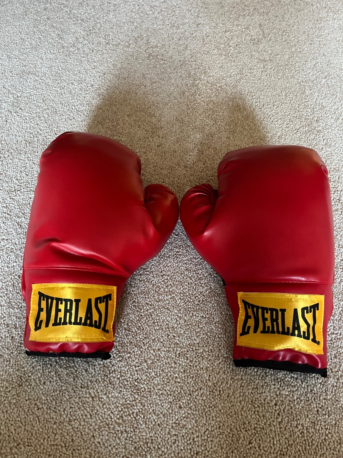 Everlast 14oz Laceless Boxing Gloves - Red - Excellent Condition