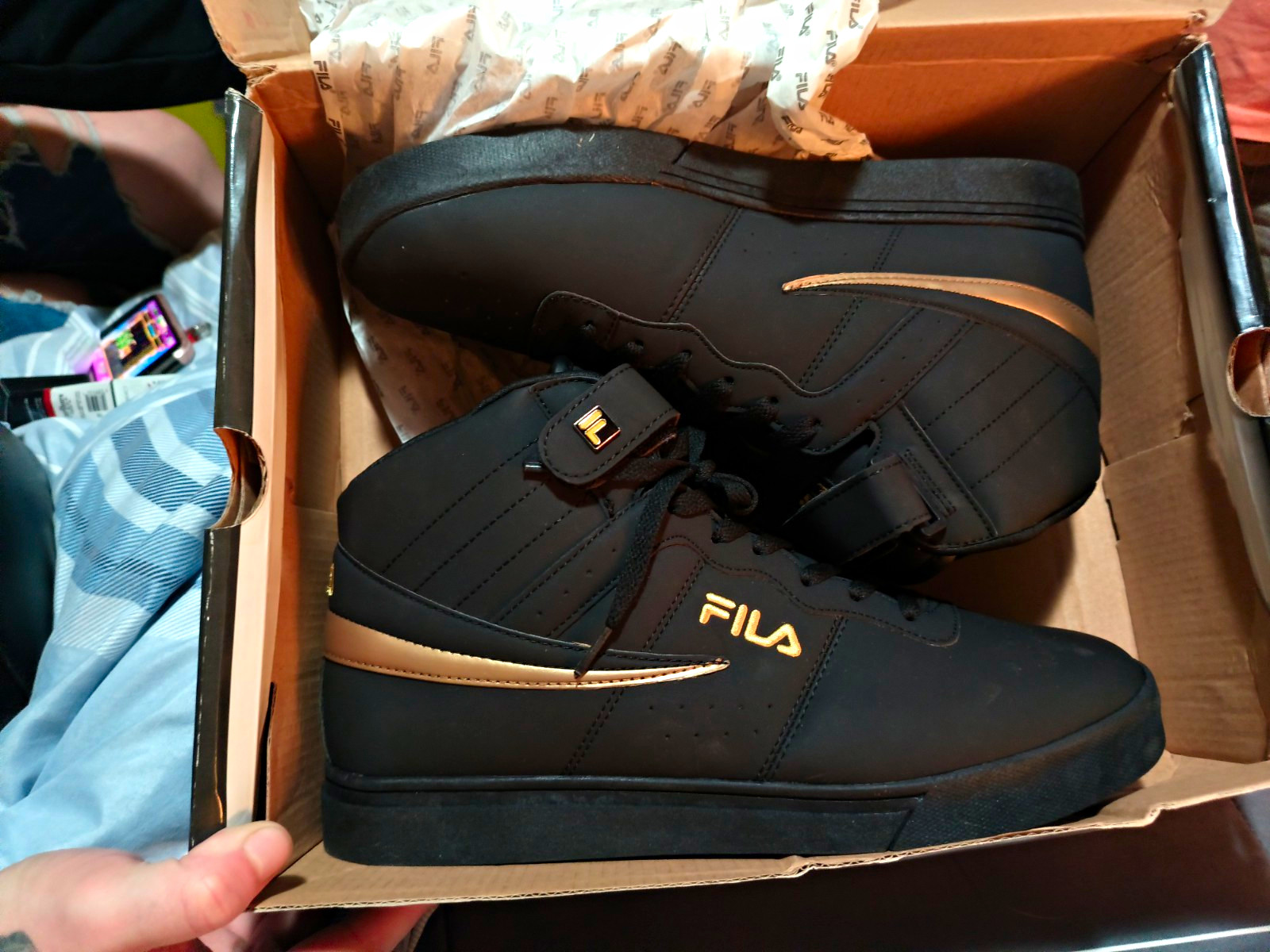 FILA Men\'s High Top Lace-Up Athletic Sneakers Black/Gold Solid Logo New
