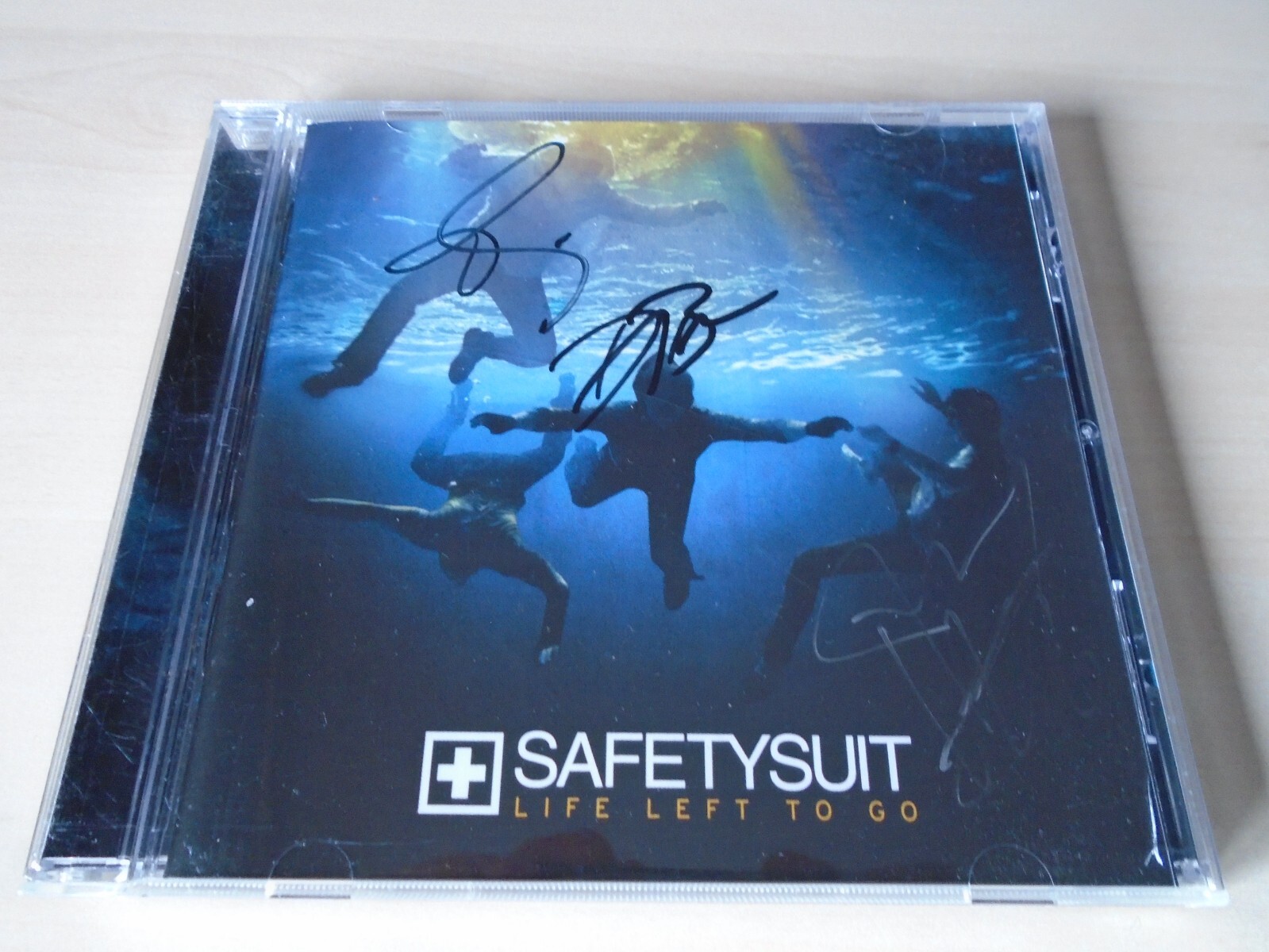 Safetysuit : Life left to go CD SIgned edition Safetysuit : Life left to go CD SIgned edition