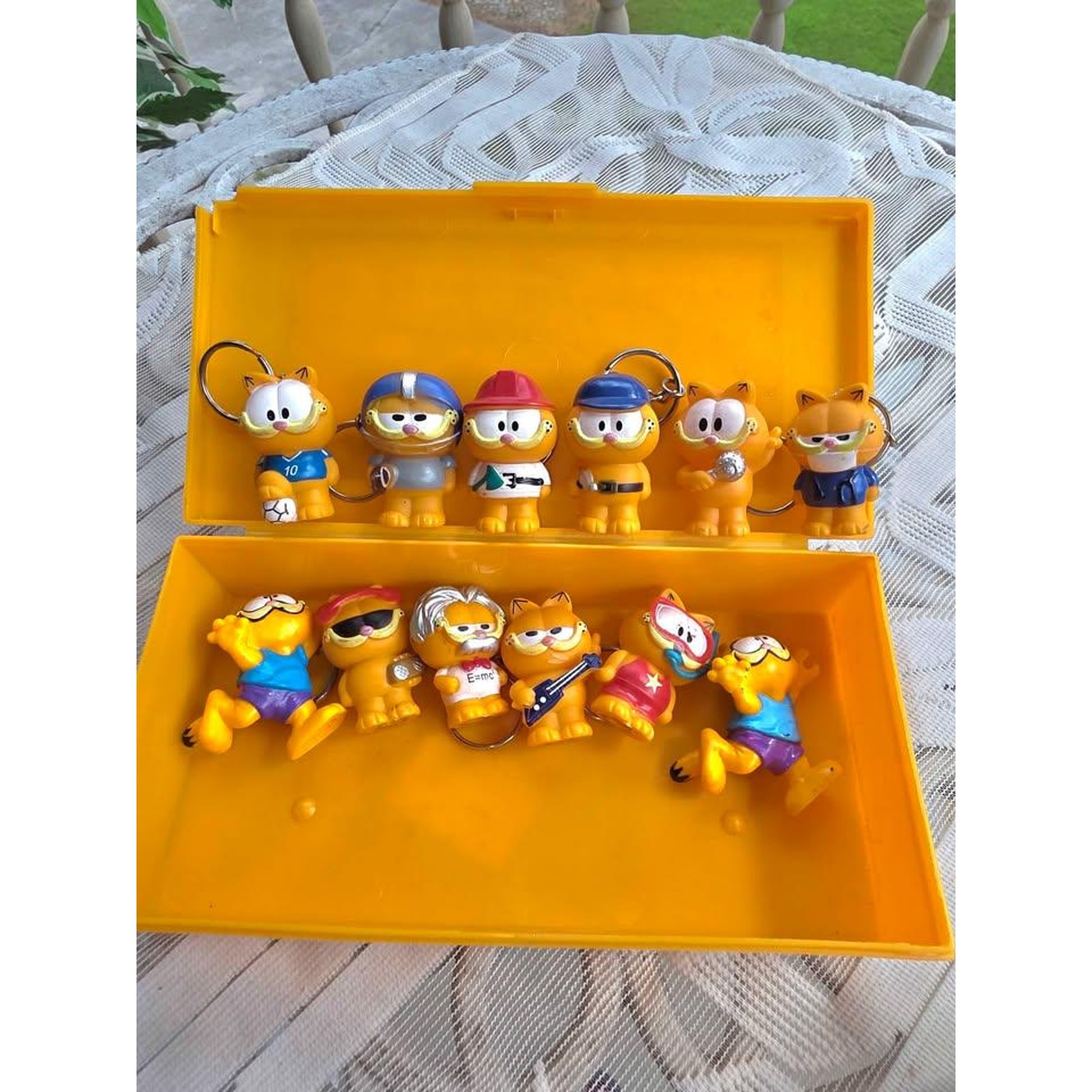12 Pc Garfields in Vintage Garfield School Box 12 Pc Garfields in Vintage Garfield School Box