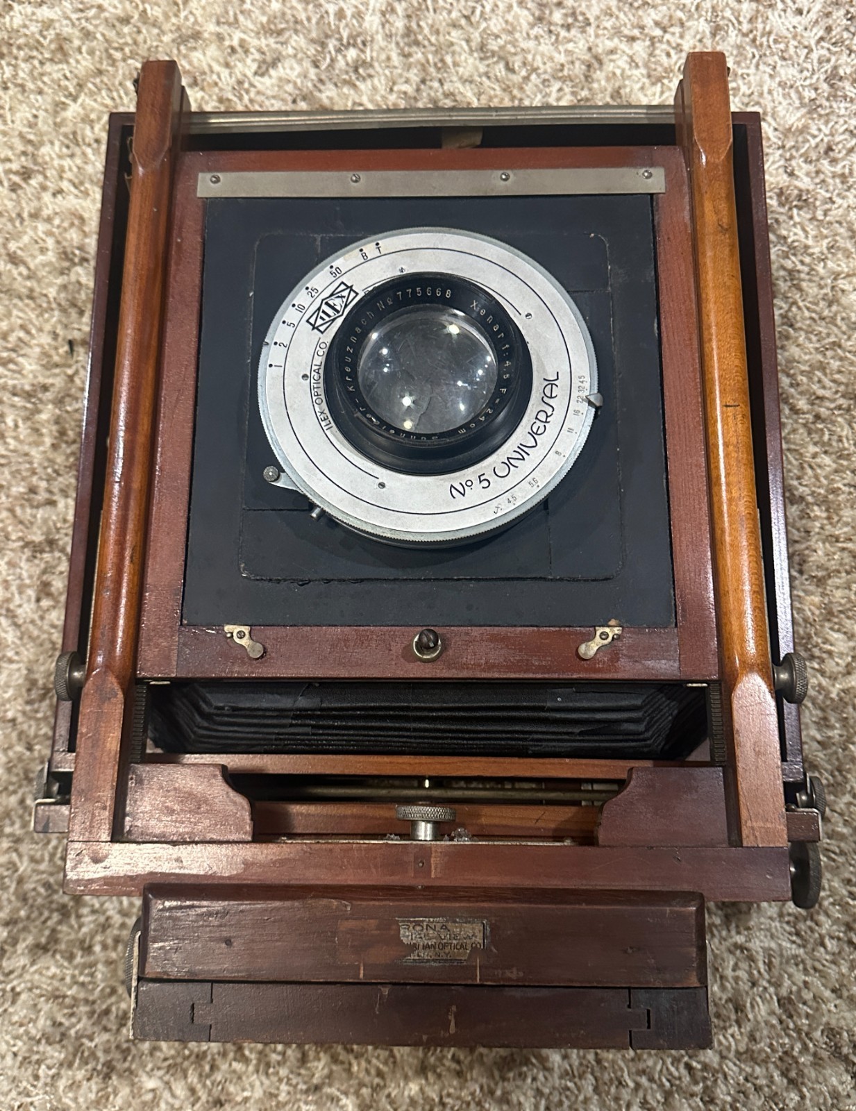 Gundlach Korona Pictorial View 8x10 Camera Schneider Xenar 240mm Ilex Gundlach Korona Pictorial View 8x10 Camera Schneider Xenar 240mm Ilex