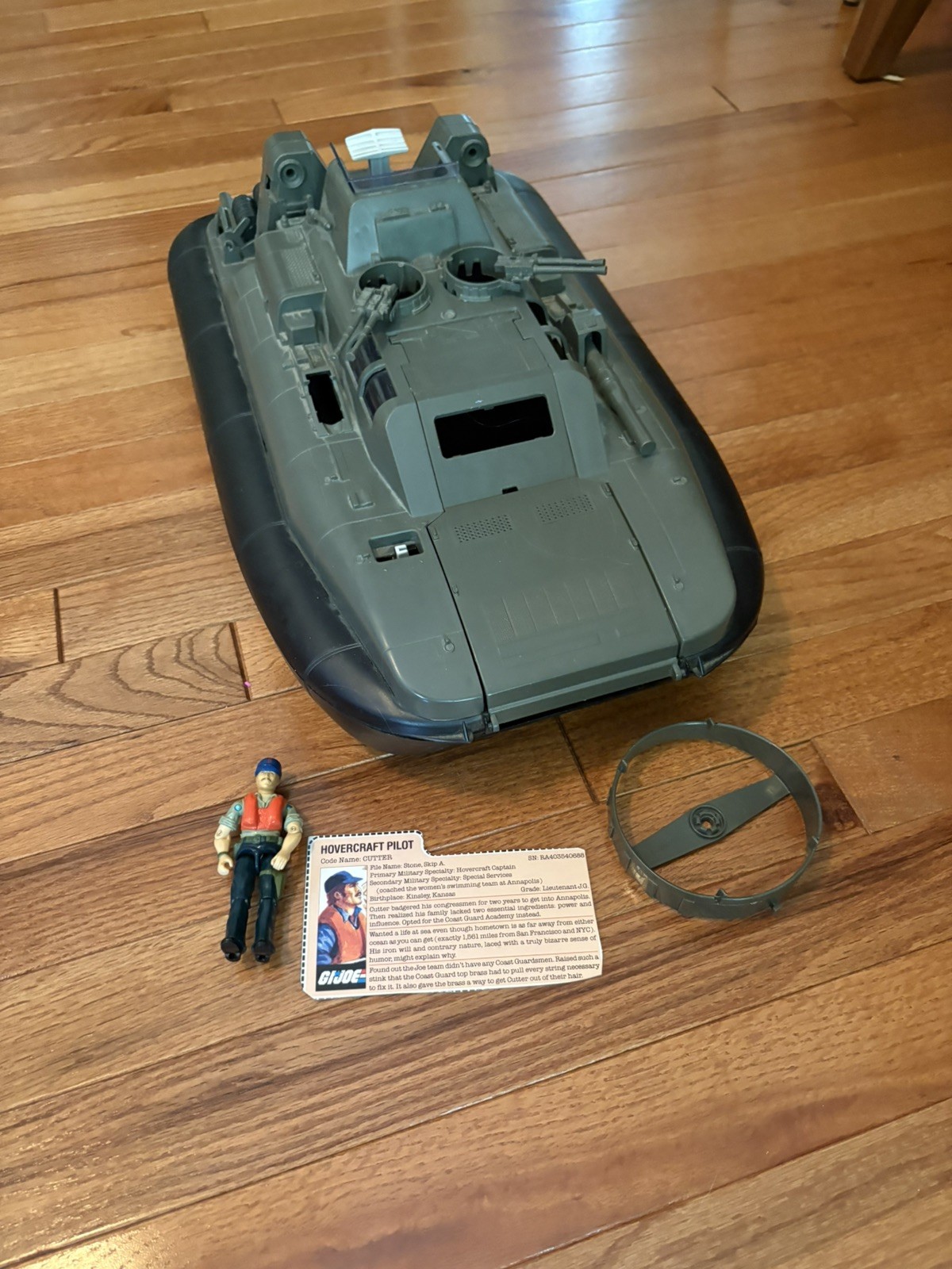 Vintage GI JOE Killer Whale Hovercraft Vehicle 1984 with broken Cutter and file Vintage GI JOE Killer Whale Hovercraft Vehicle 1984 with broken Cutter and file