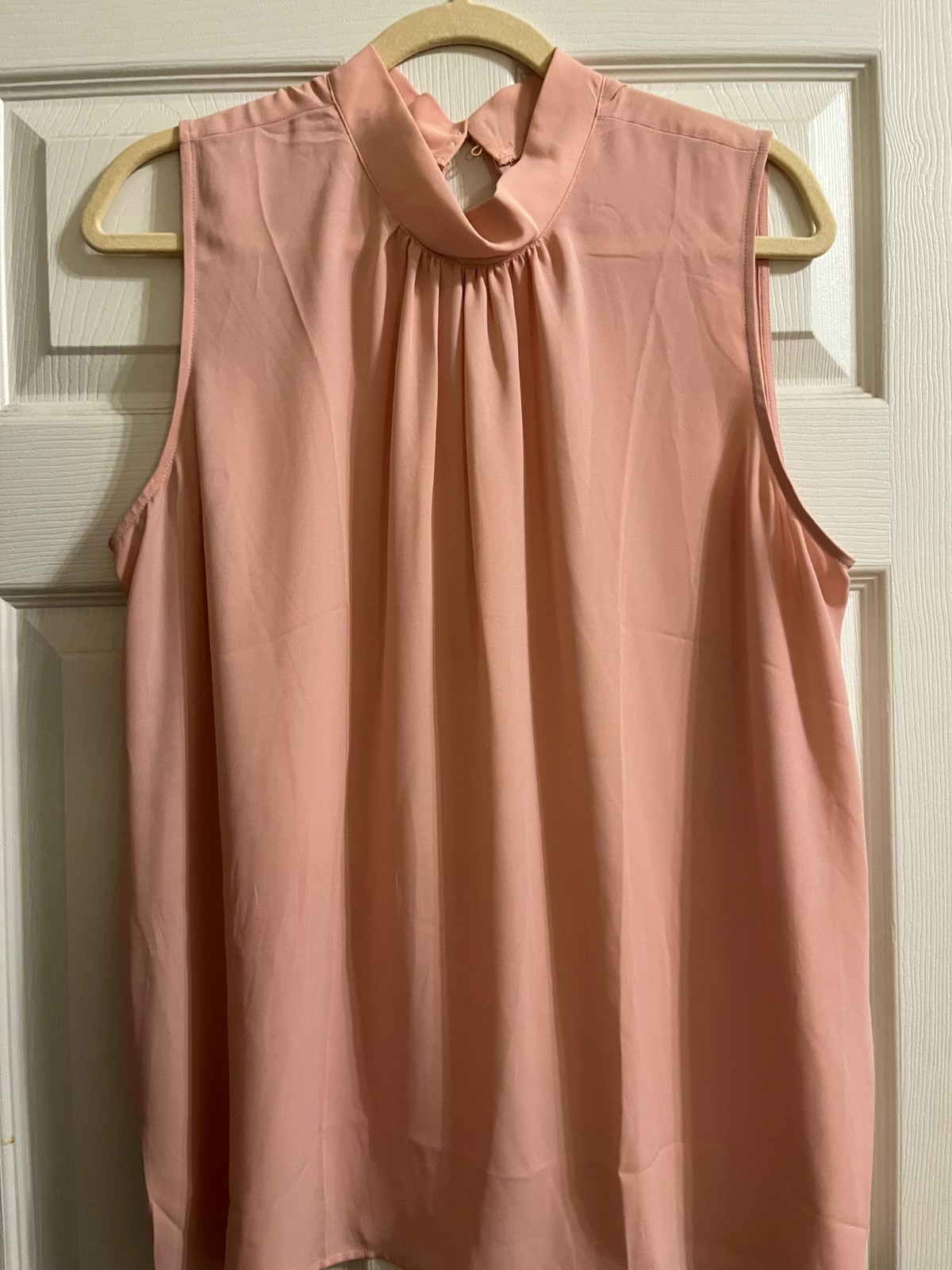 LOFT Outlet Size XL Pink Sleeveless Blouse with Collar and Back Button Closure