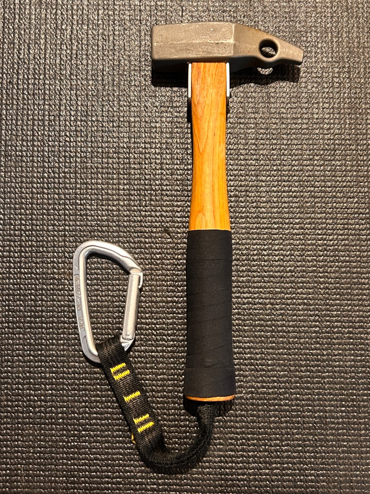 Black Diamond Yosemite Hammer - Big Wall Aid Climbing Piton Rock Hammer W/ Sling