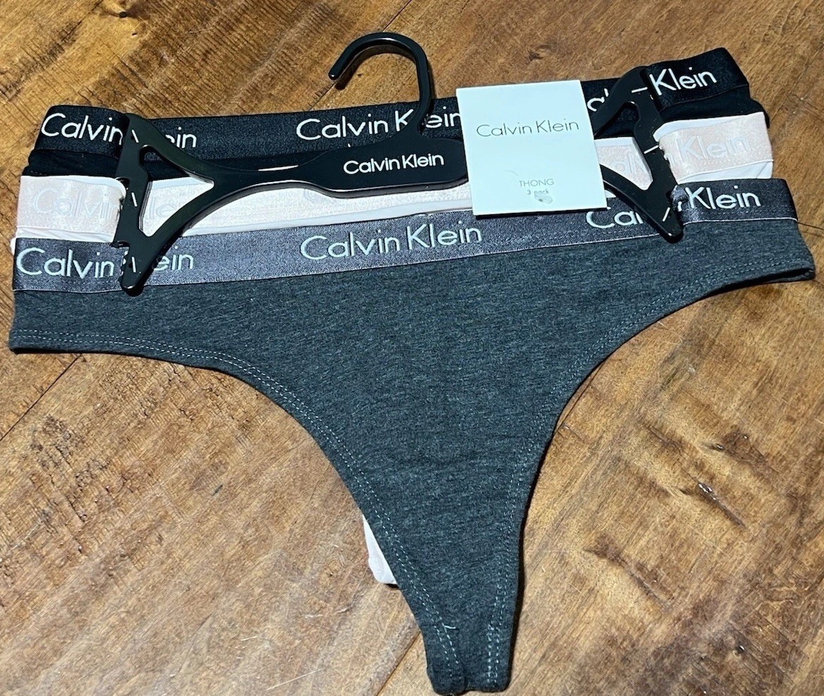 NWT Calvin Klein Thongs “LARGE” QP2350X-903 Retail$40