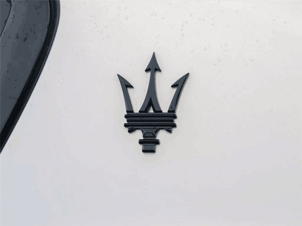 Maserati Ghibli Grecale Quattroporte Levante MC20 Trident Bright Black Badge