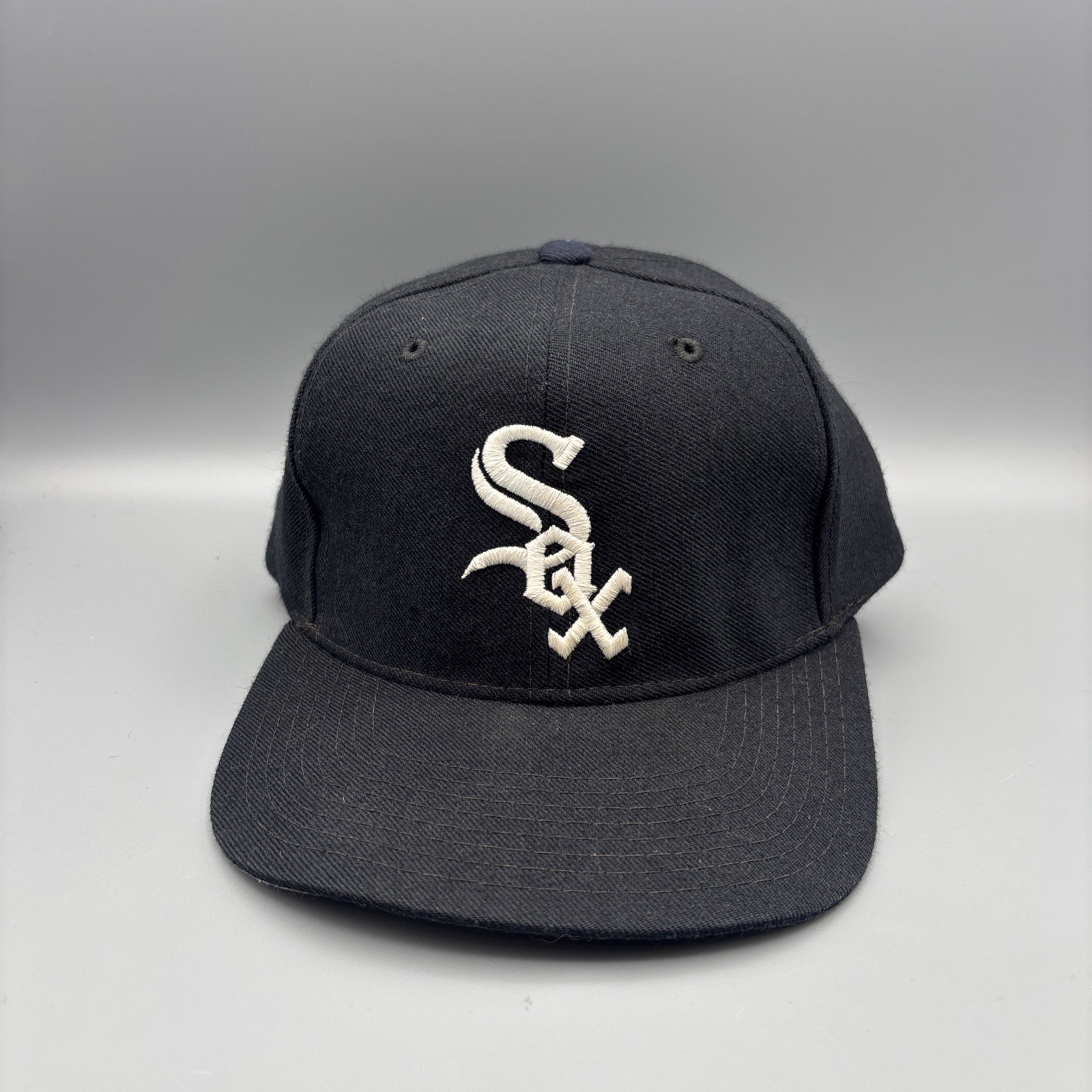 Vintage New Era Pro Model Chicago White Sox Black Snapback Hat MLB 80s/90s Vintage New Era Pro Model Chicago White Sox Black Snapback Hat MLB 80s/90s