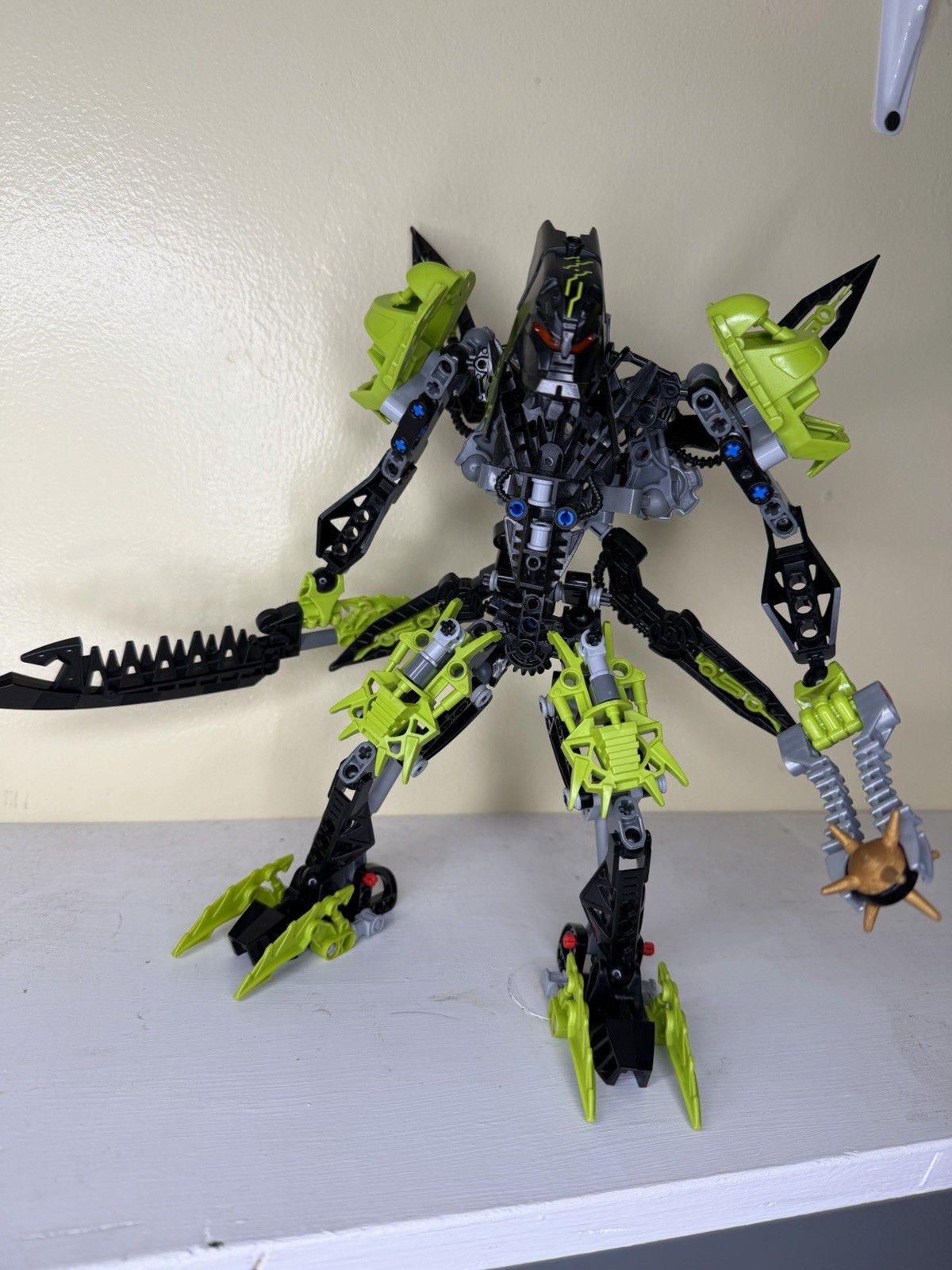 Lego Bionicle set 8991 Tuma - With Thornax -