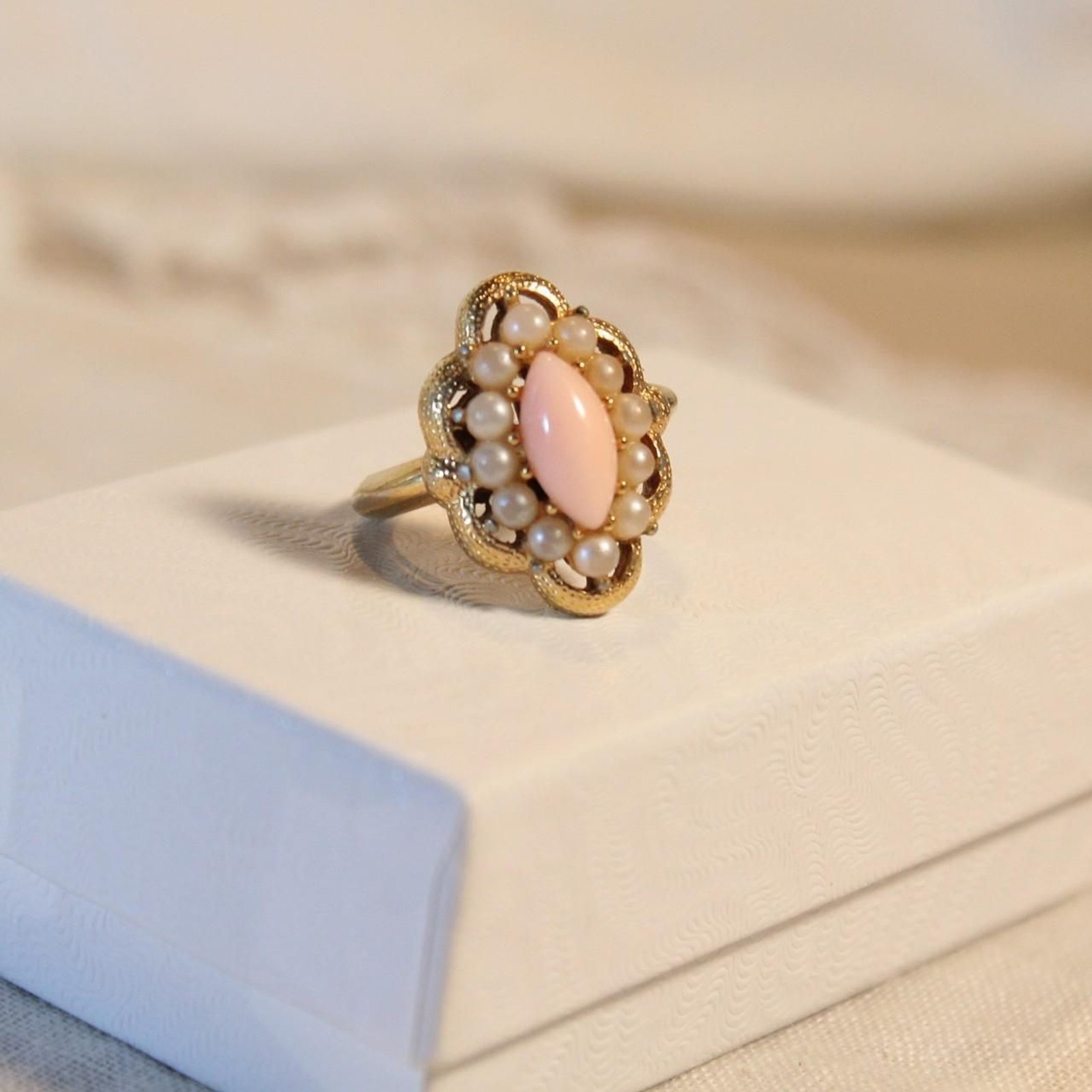 Coquette 1970s Vintage Avon Pastel Pink Gold-Tone Coquette 1970s Vintage Avon Pastel Pink Gold-Tone
