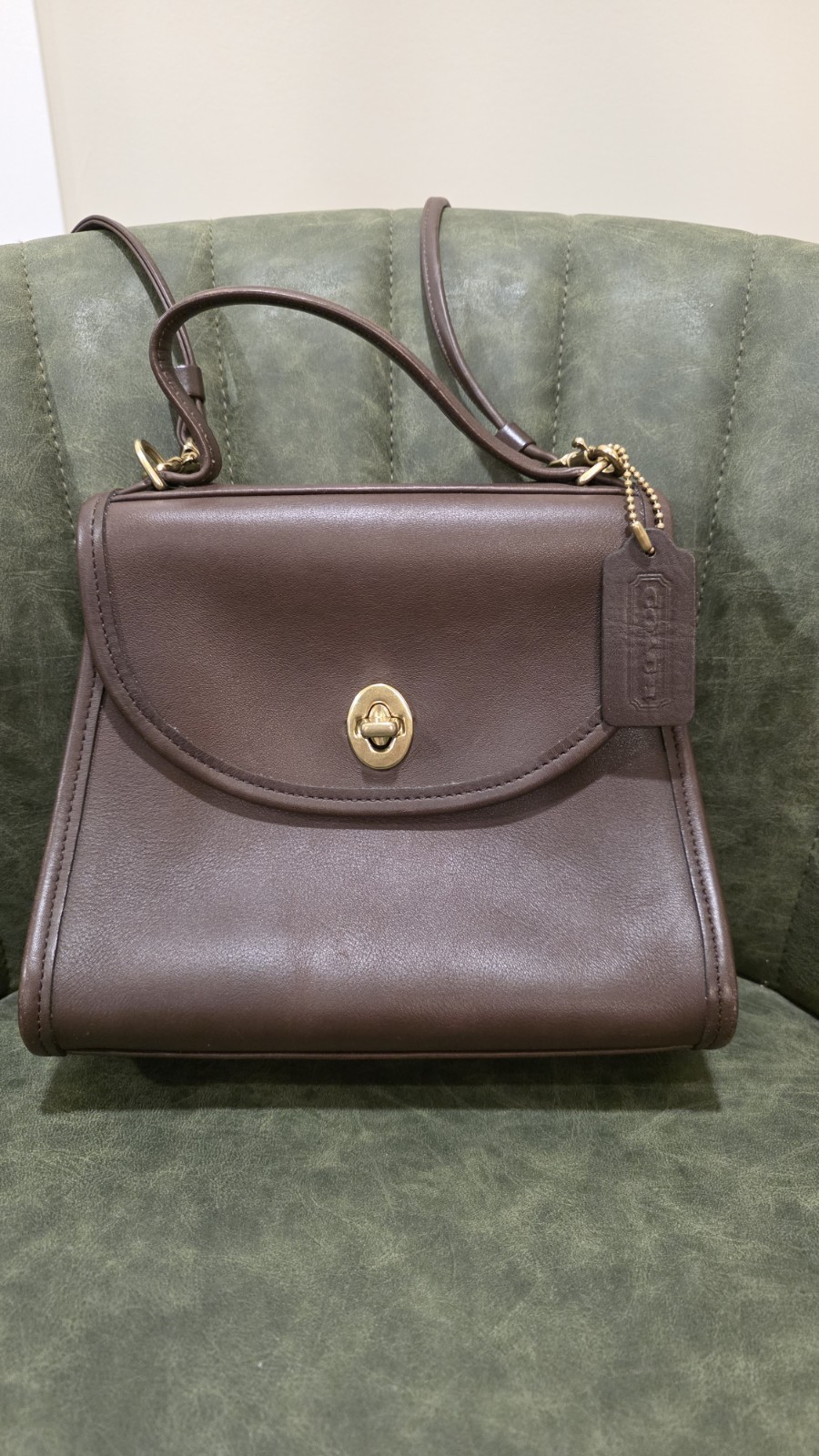 vintage 1995 Coach Regina bag British Tan with strap & hang tag vintage 1995 Coach Regina bag British Tan with strap & hang tag