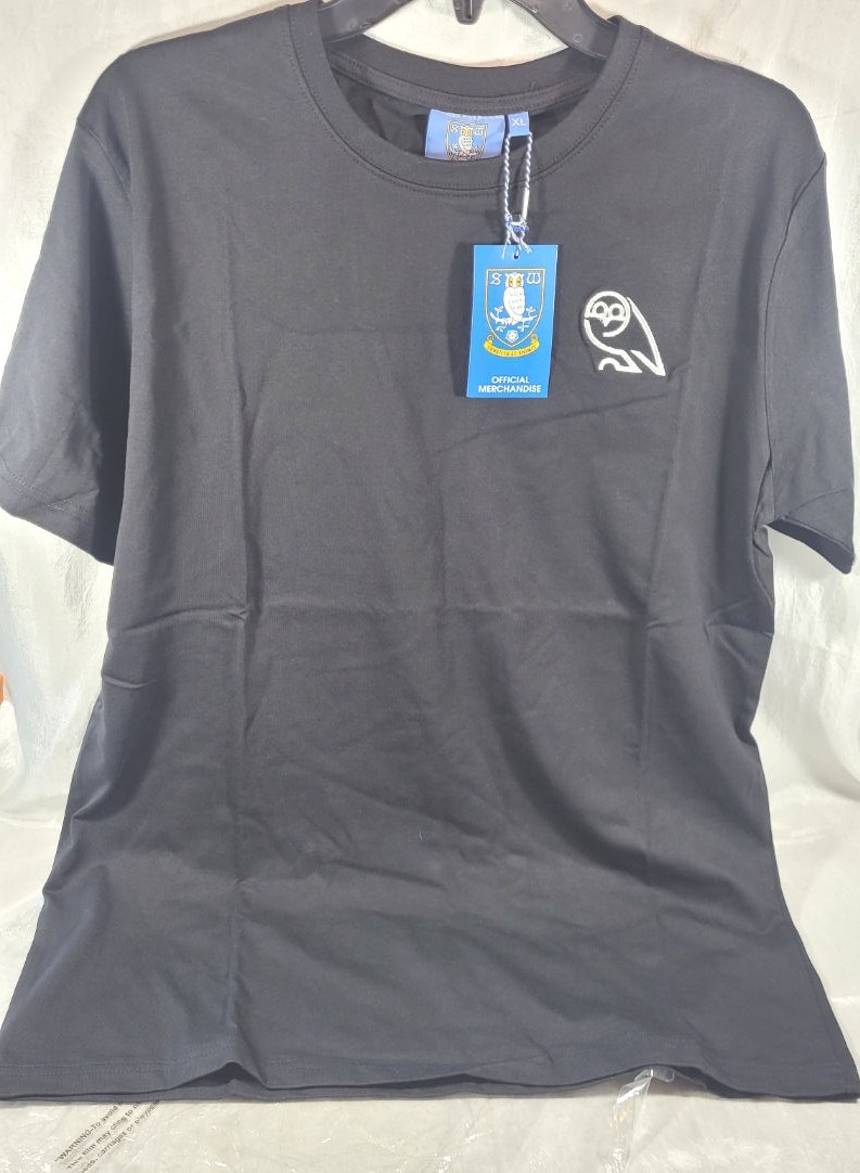 Sheffield Wednesday FC Football Club Essential Retro T-Shirt - Black - XL Sheffield Wednesday FC Football Club Essential Retro T-Shirt - Black - XL