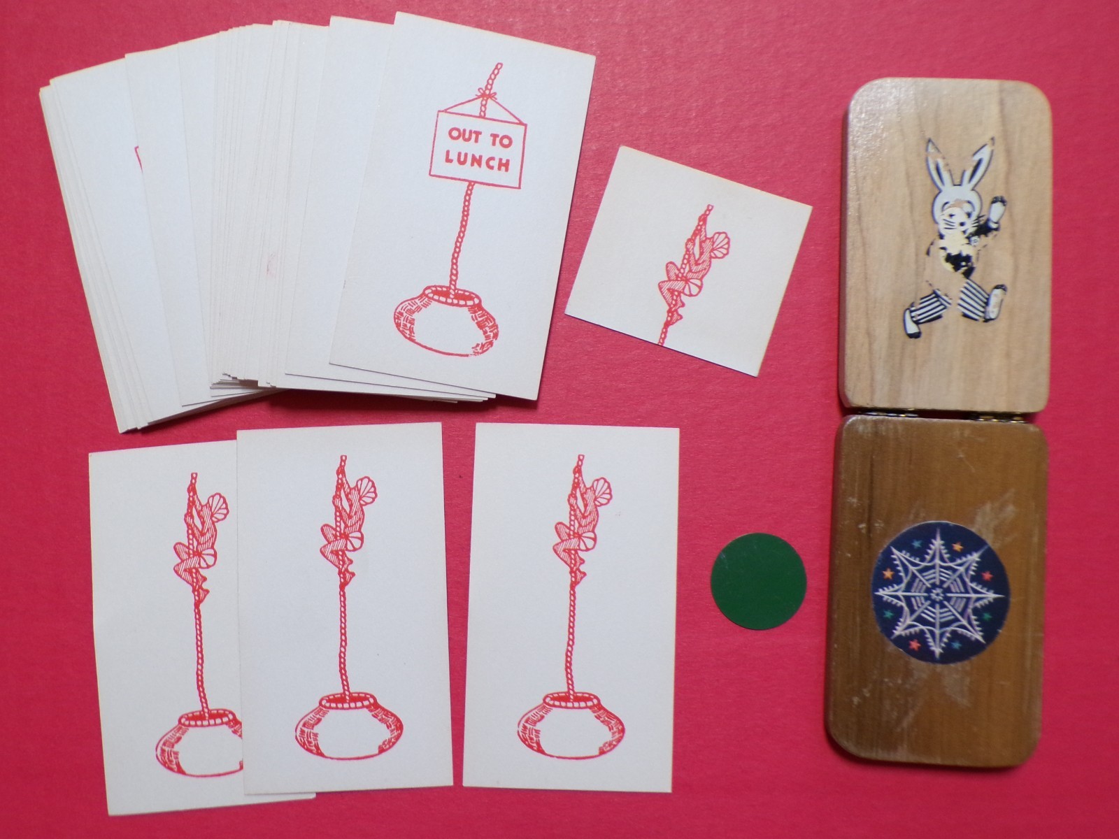 2 VINTAGE MAGIC TRICKS ROYDON SPOOKY SPOTS + 38 CARDS 