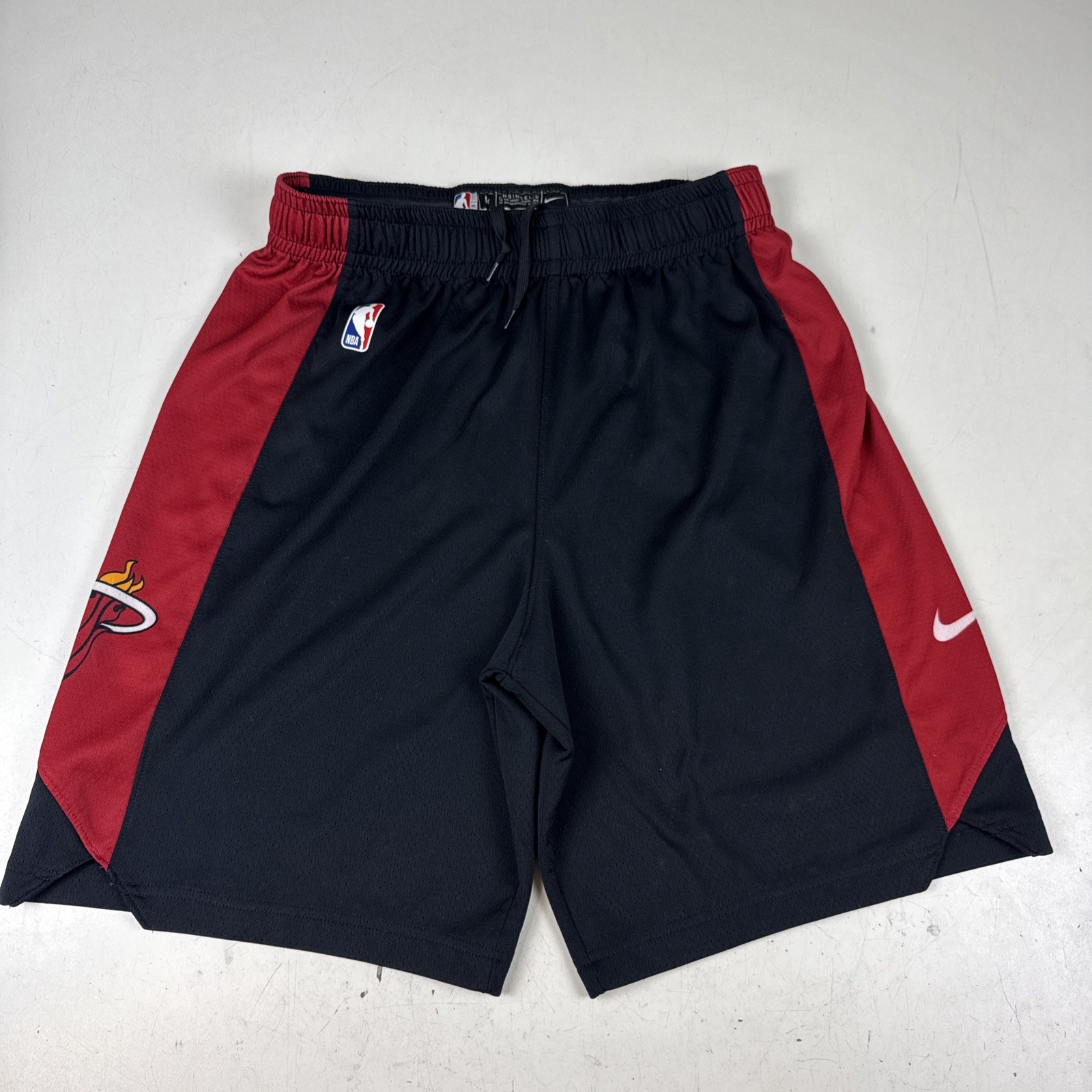 Nike NBA Engineered Miami Heat Authentic Dri-FIT Shorts Men's M Black Red Nike NBA Engineered Miami Heat Authentic Dri-FIT Shorts Men's M Black Red