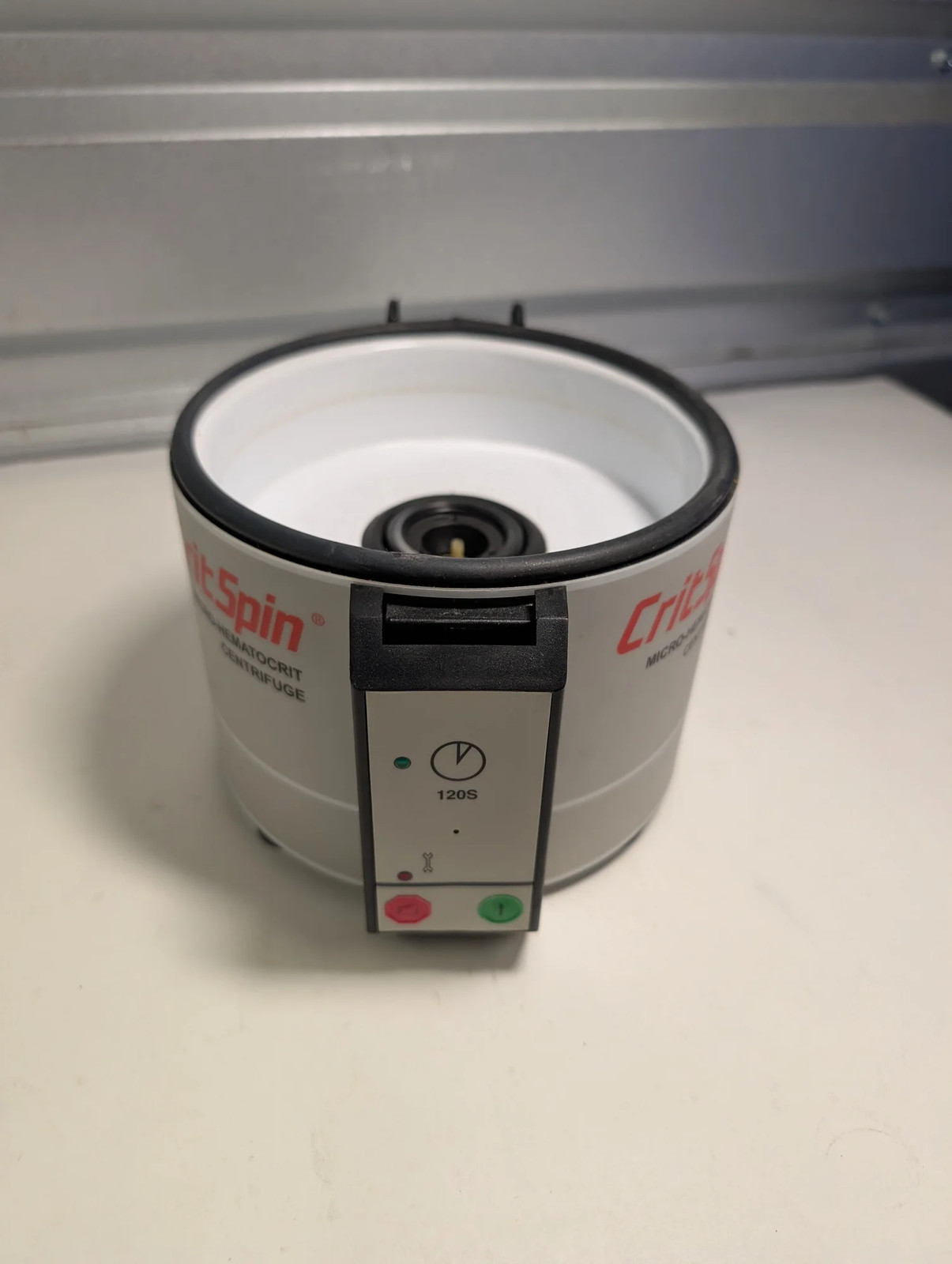 StatSpin CritSpin M961-22 Micro-Hematocrit Centrifuge Base