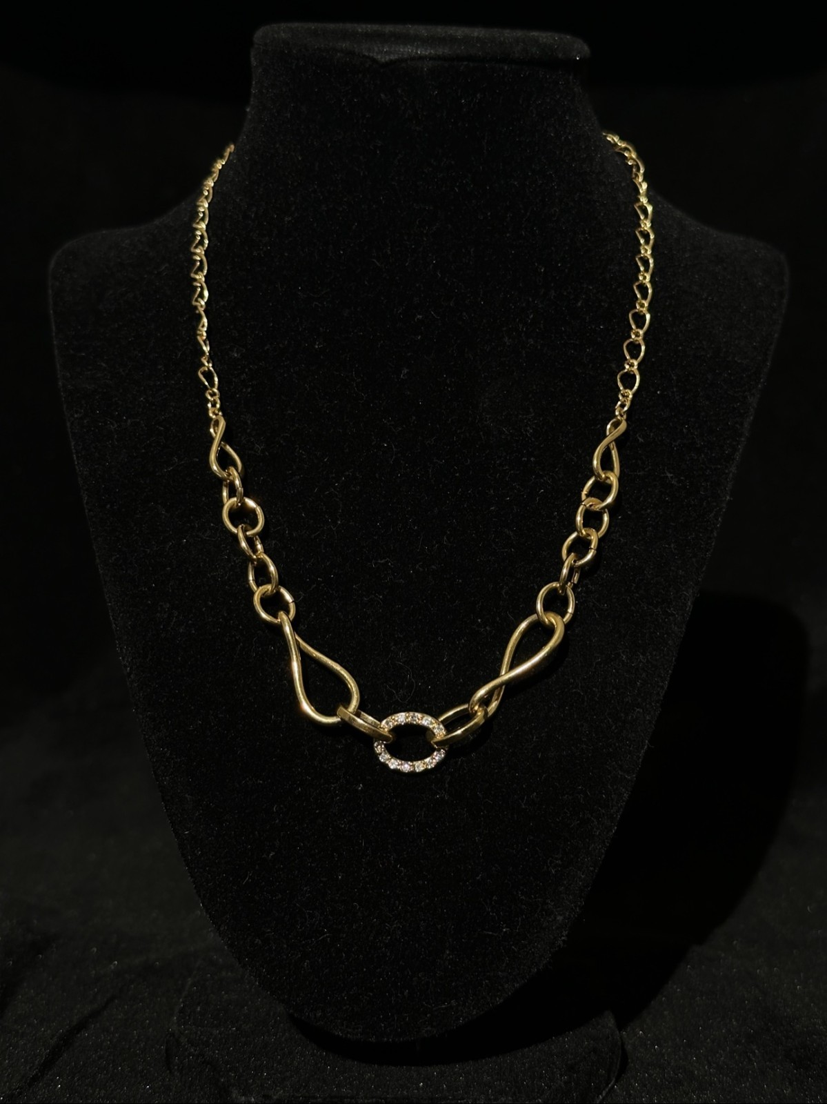 Vintage Avon Infinity Link Chain Necklace Rhinestone Gold Tone Signed Vintage Avon Infinity Link Chain Necklace Rhinestone Gold Tone Signed