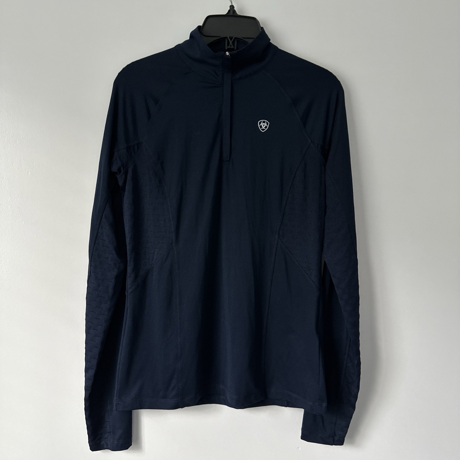 AriatTEK Cold Series Quarter Zip Top Navy sz M Embroidered Ariat Logo Thumbhole