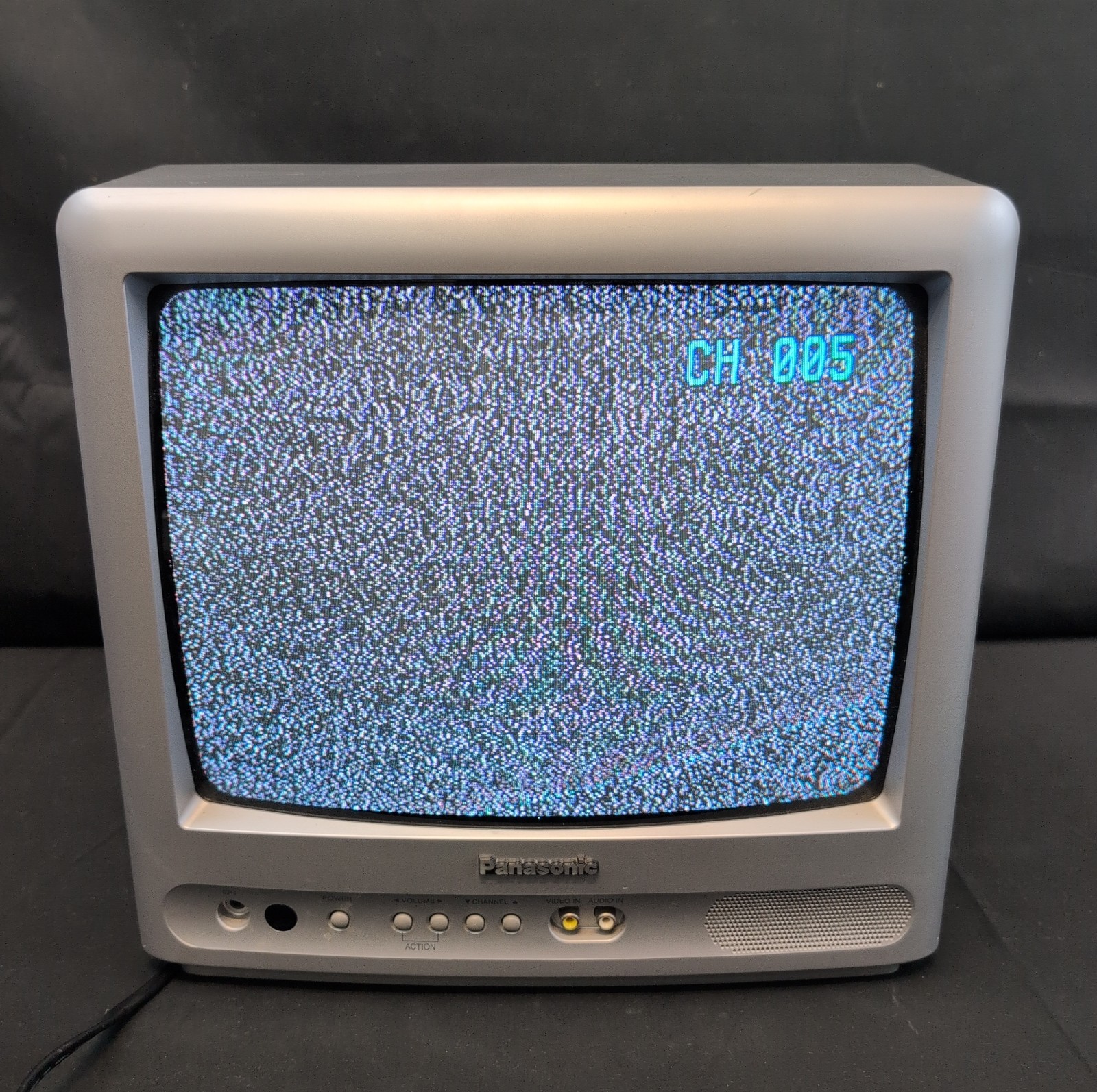 Panasonic CT-13R37S 13in Color CRT Television Retro Gaming No Remote Tested HTF