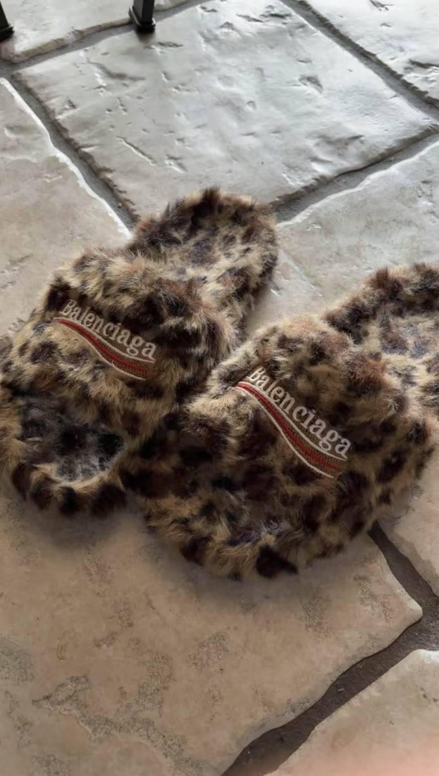 Balenciaga Men’s Slides DM for actual size Balenciaga Men’s Slides DM for actual size
