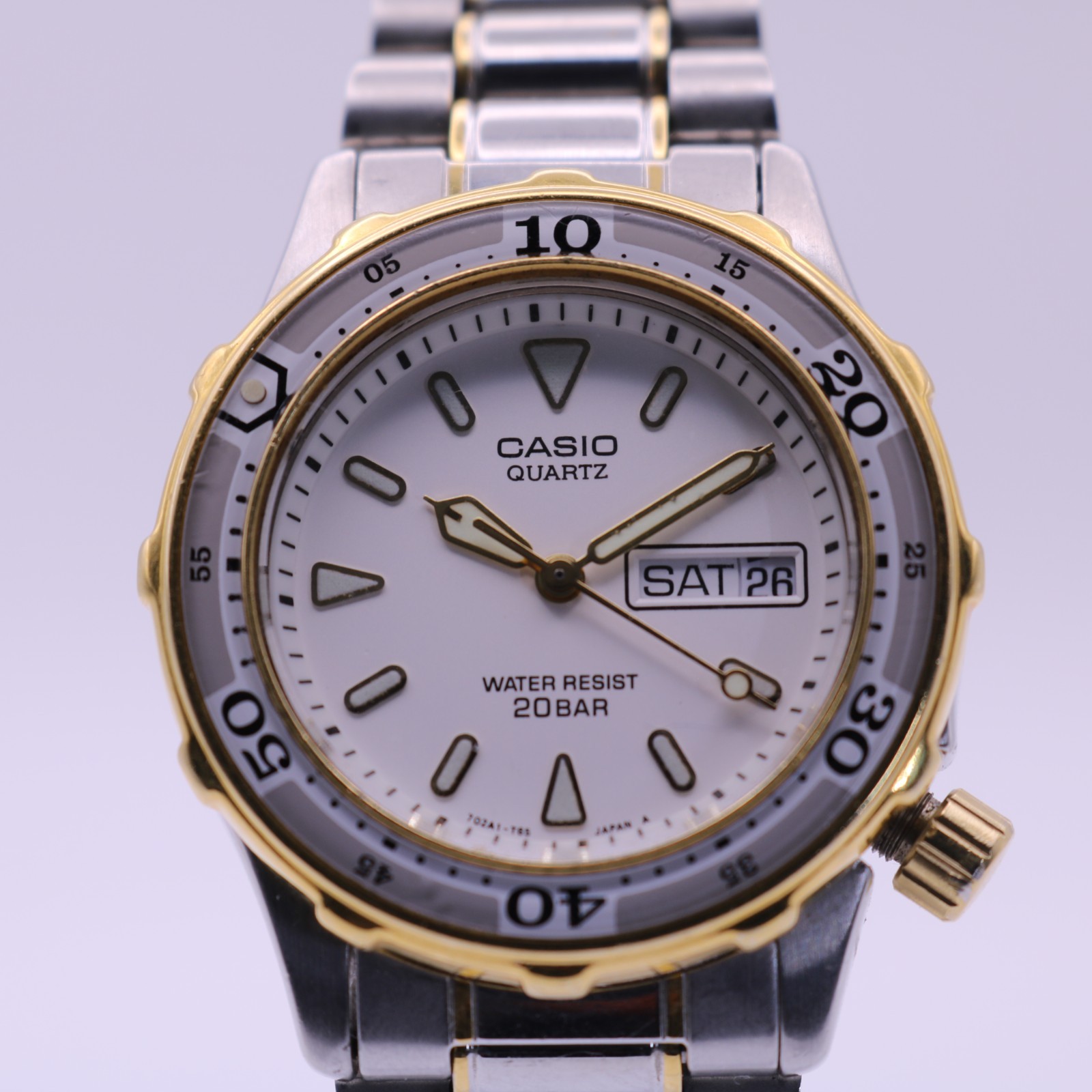 Vintage Casio MD-715 Marlin Diver Quartz White Dial Two-Tone Watch New Batter