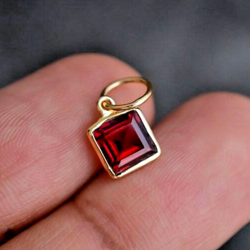 Mozambique Red Garnet Square 18k Solid Gold Charm Pendant Necklace Gold Pendent