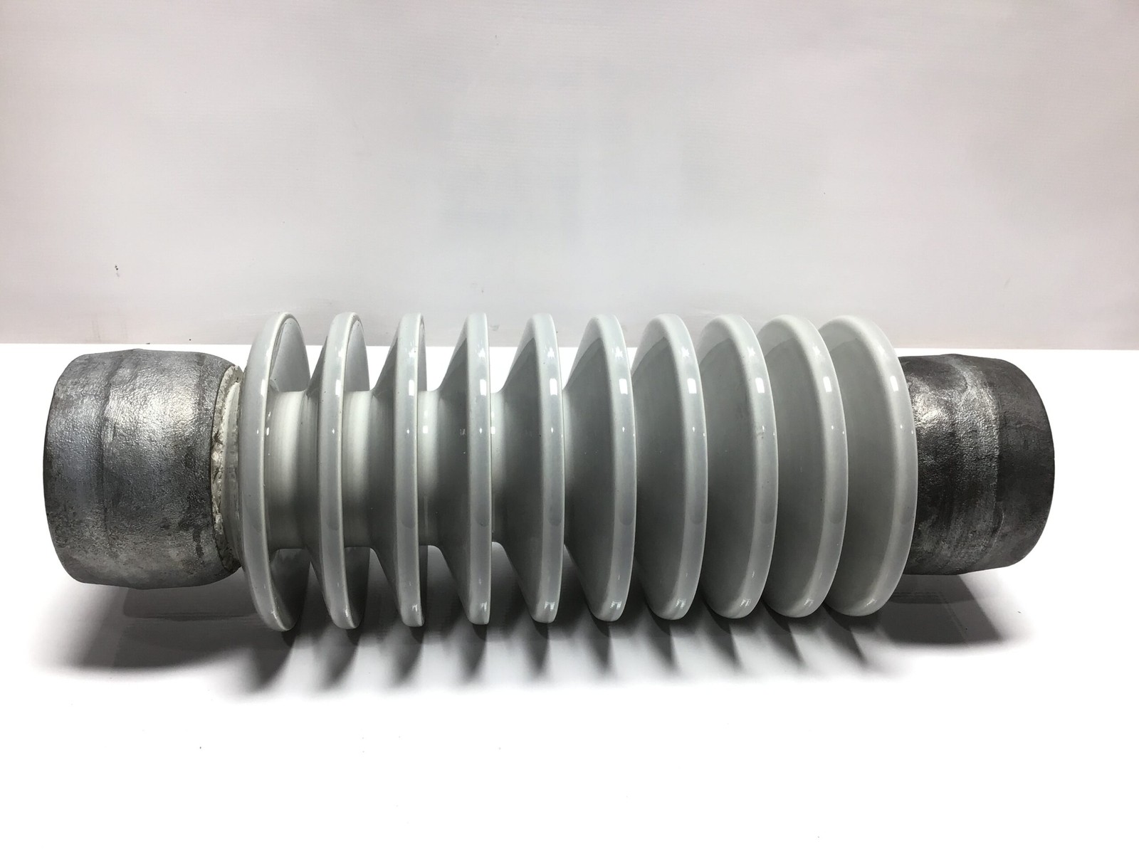 TR210/1753/61753013 High-Voltage Porcelain Station Post Insulator