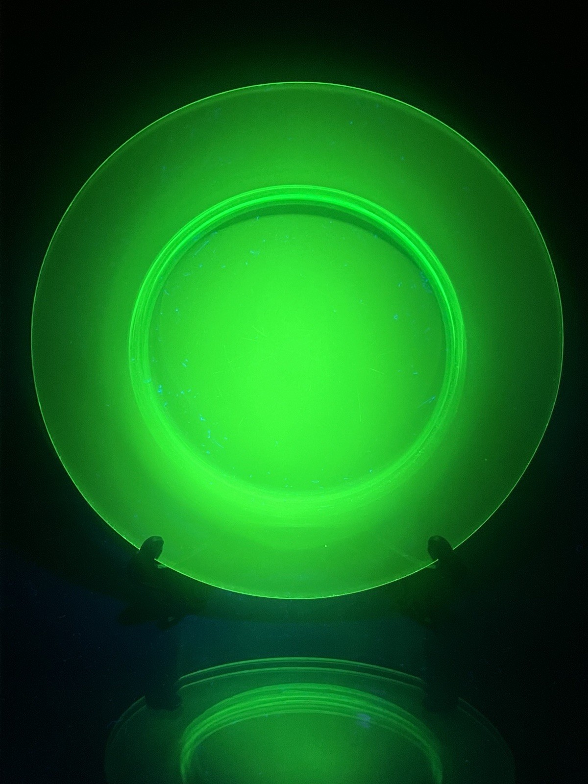 HTF 1920s Stueben Carder Glass ~ “Pamona Green“ URANIUM Glass Plate 8.5”