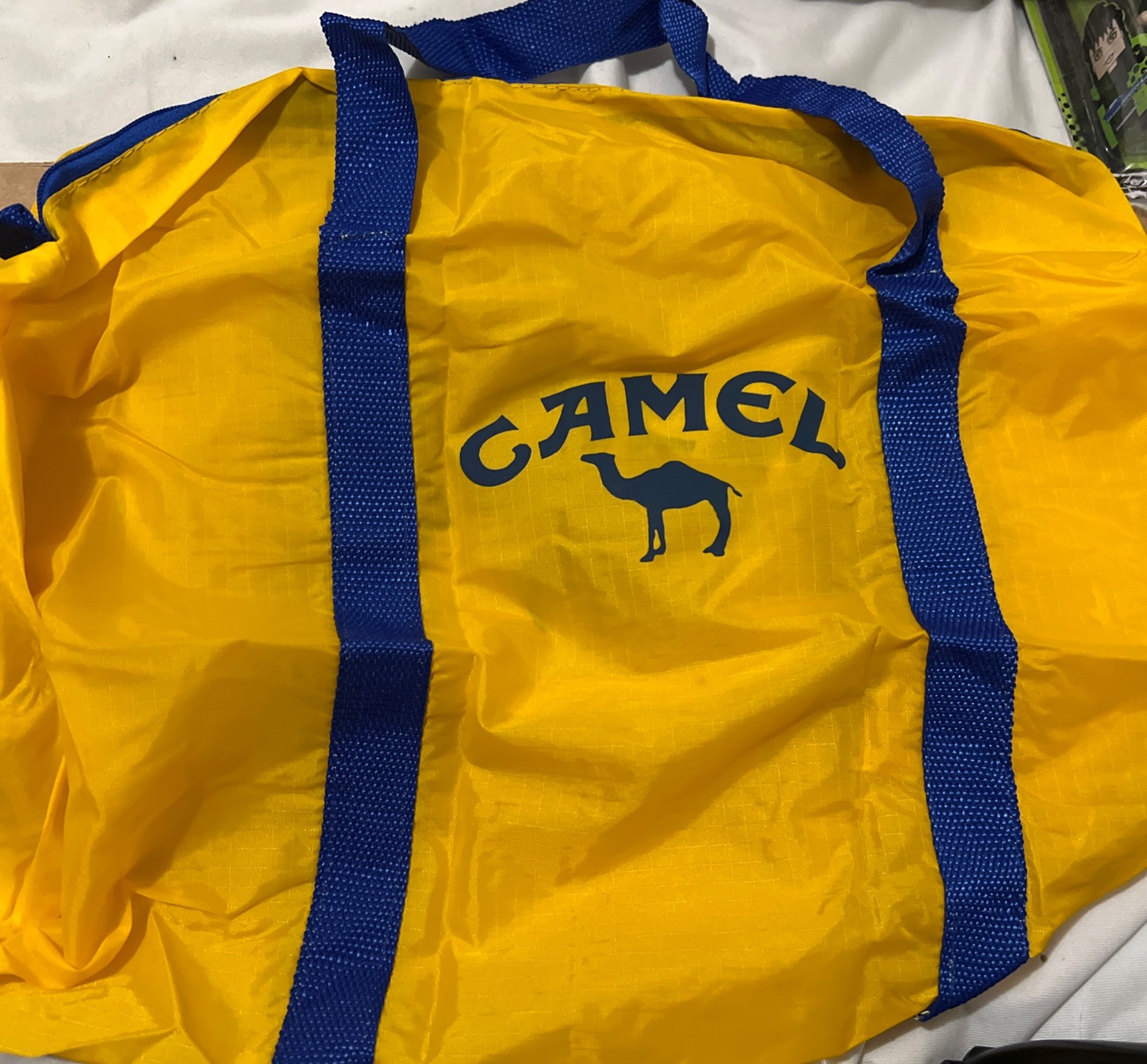 Vintage CAMEL JOE DUFFLE BAG w/ Logo Yellow Blue Gym Bag Tobacciana Read Below⬇️ Vintage CAMEL JOE DUFFLE BAG w/ Logo Yellow Blue Gym Bag Tobacciana Read Below⬇️