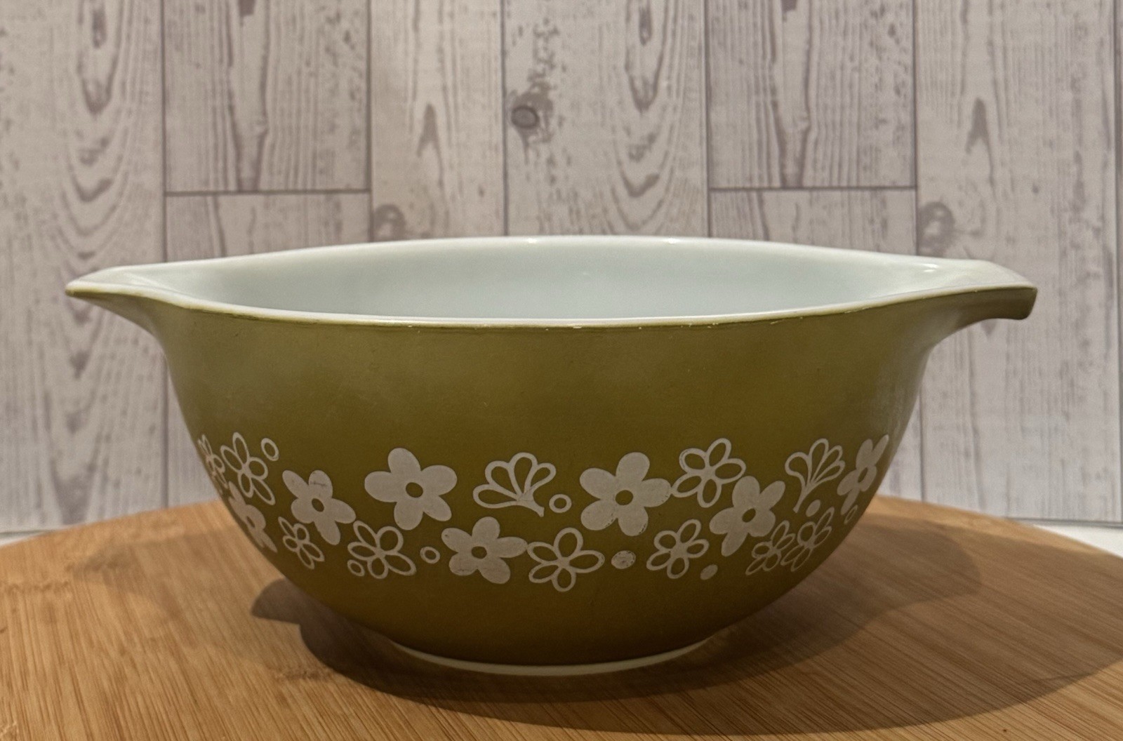 Vintage Pyrex 442 Spring Blossom Green Crazy Daisy Cinderella Mixing Bowl 1.5 QT