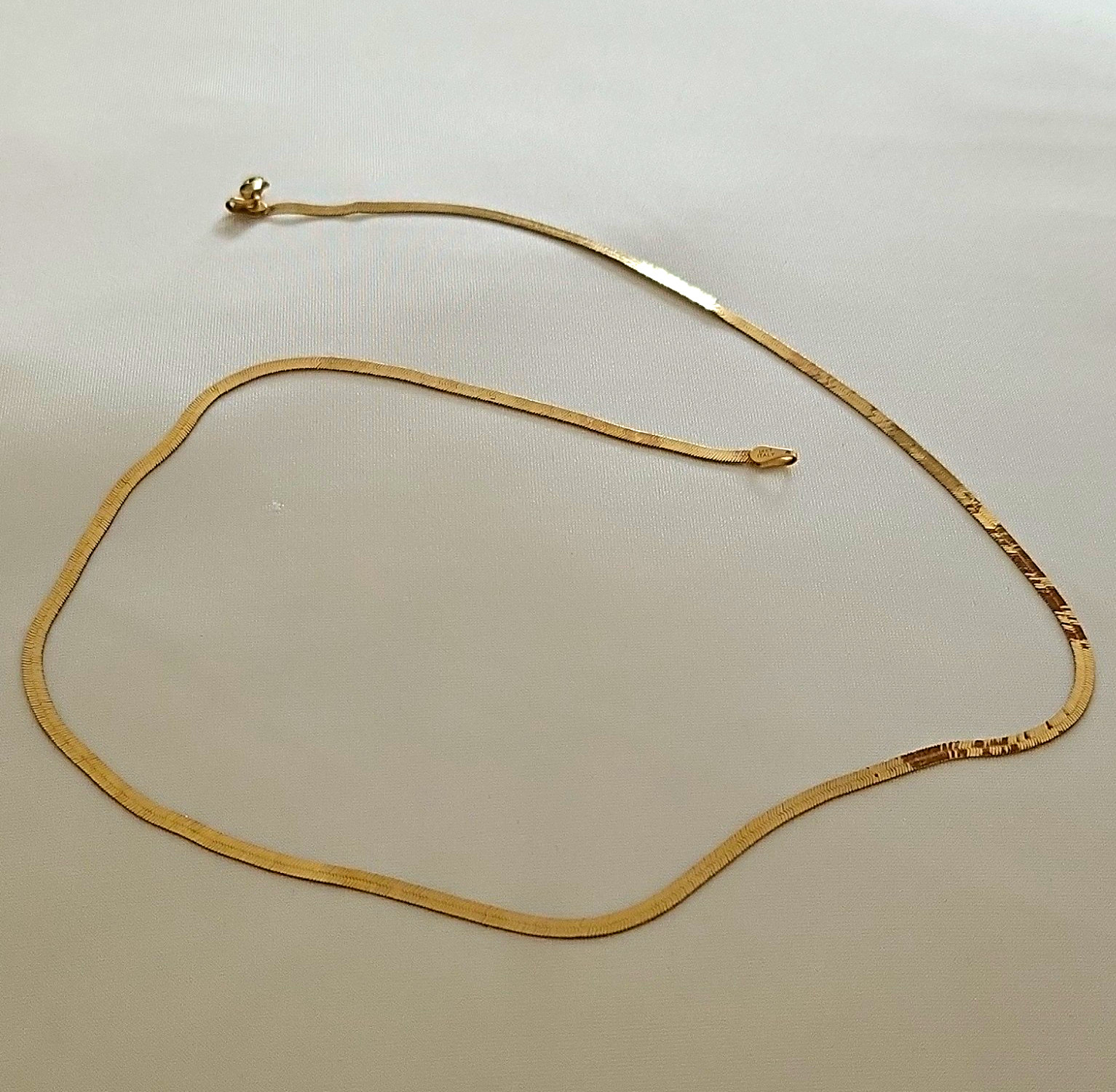 14k Yellow Gold Herringbone Chain Necklace Lobster Clasp Signed 14k Yellow Gold Herringbone Chain Necklace Lobster Clasp Signed
