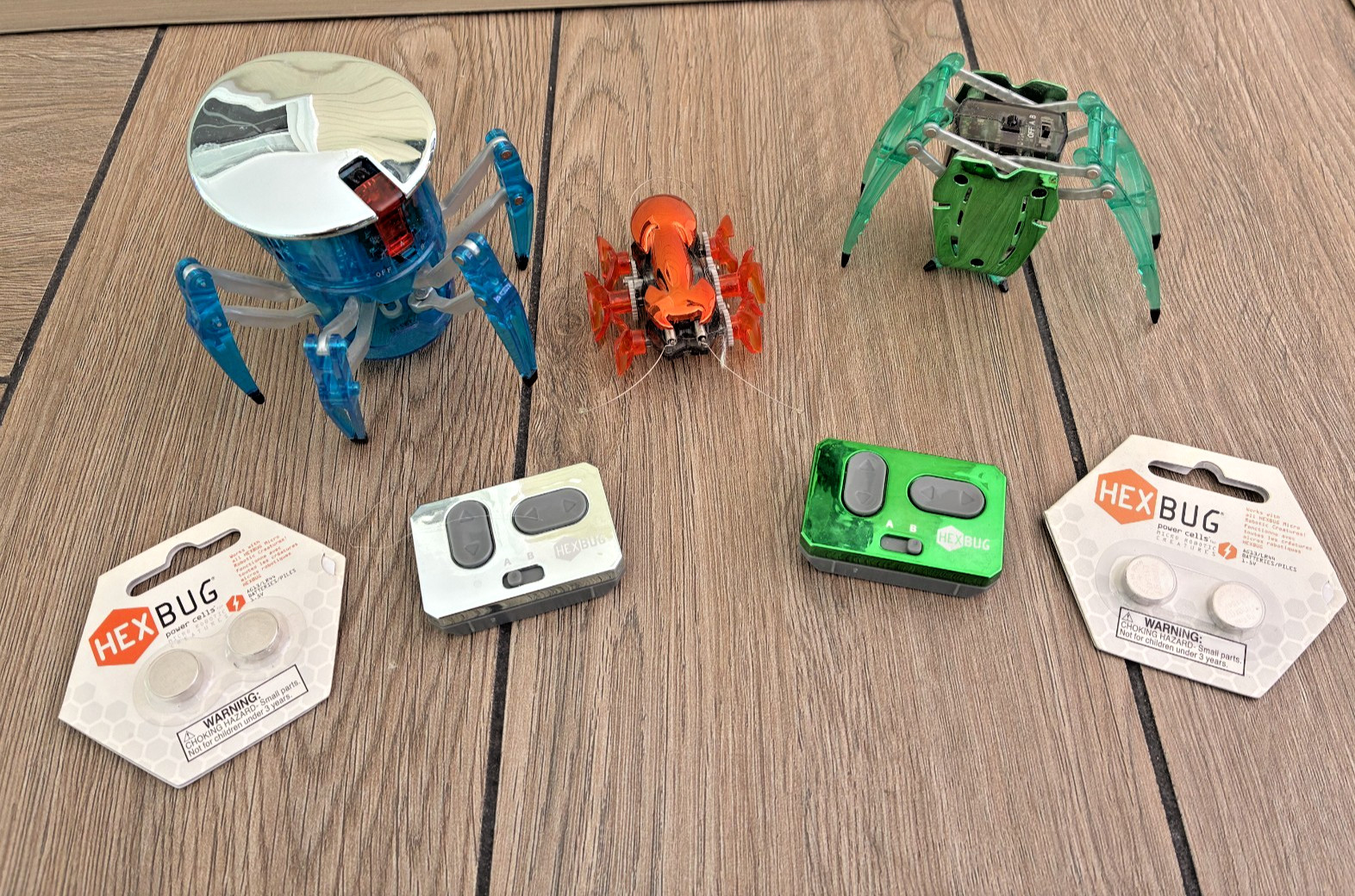 HEXBUG Spider Inchworm Ant w/2 Remotes & Batteries (UNTESTED) +FAST SHIPPING HEXBUG Spider Inchworm Ant w/2 Remotes & Batteries (UNTESTED) +FAST SHIPPING